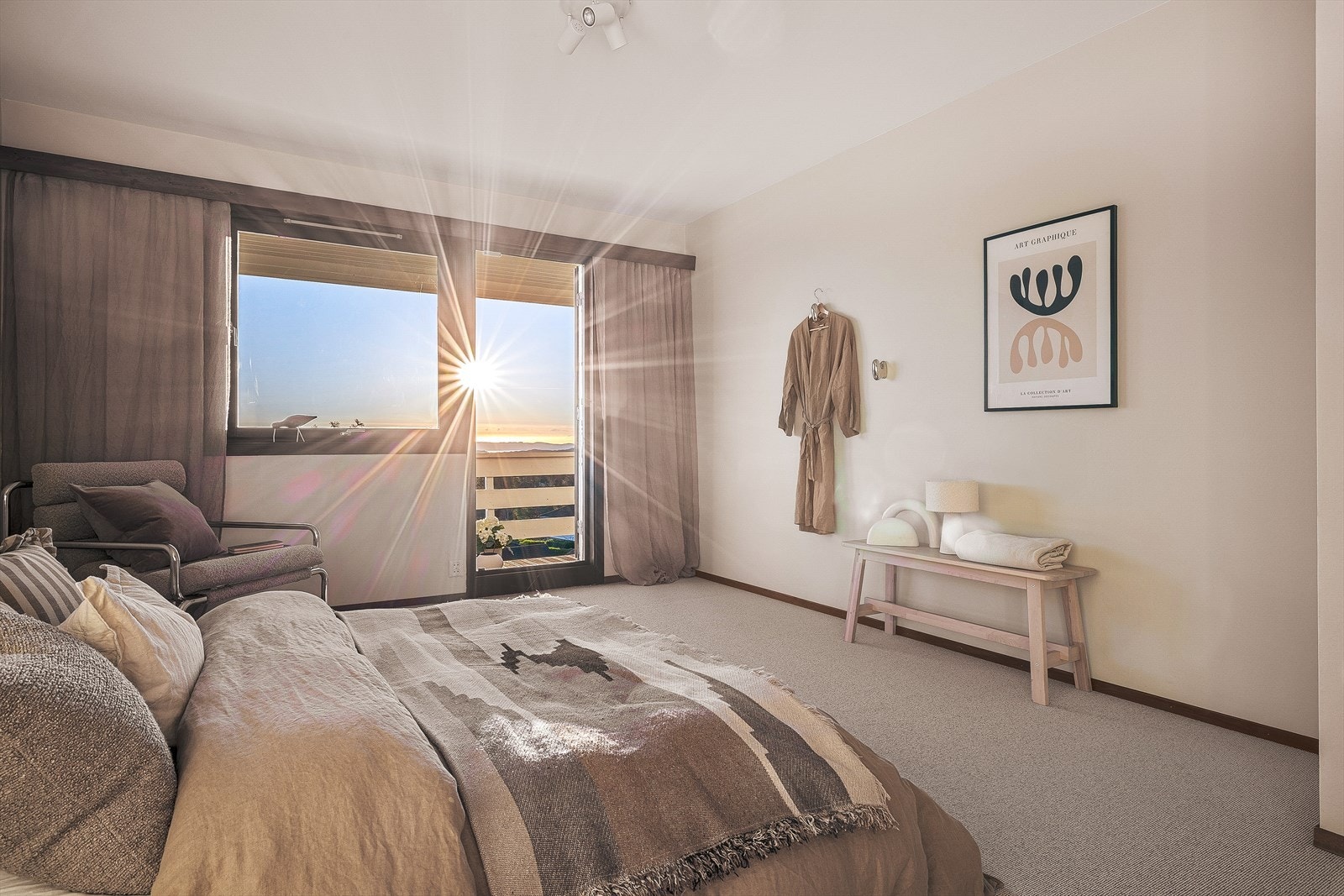 Nytt teppe lagt på gulv Galleribilde