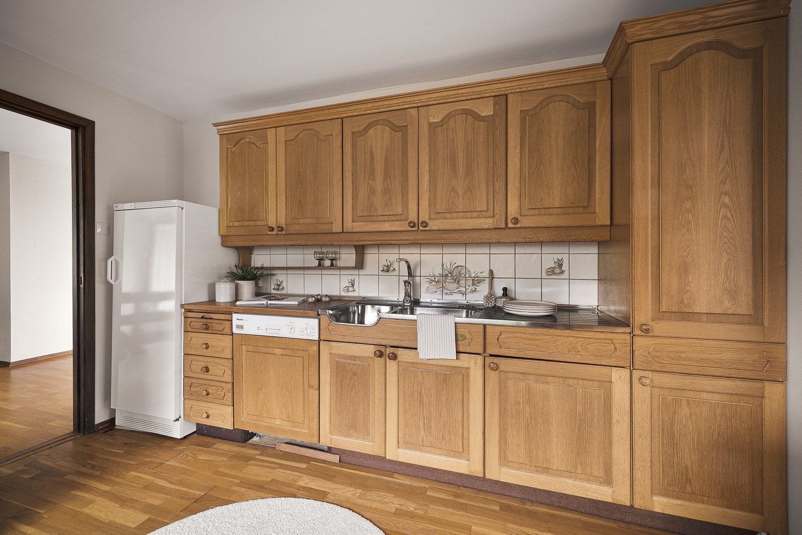 Praktisk planløsning med rikelig oppbevaringsplass Galleribilde