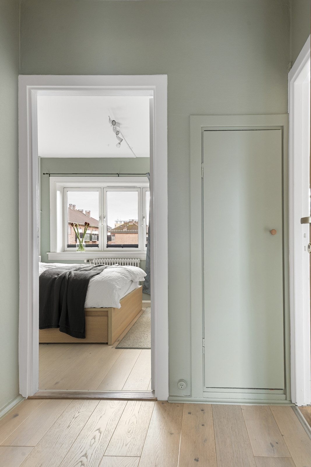 Gang/entré med praktisk kott. Galleribilde