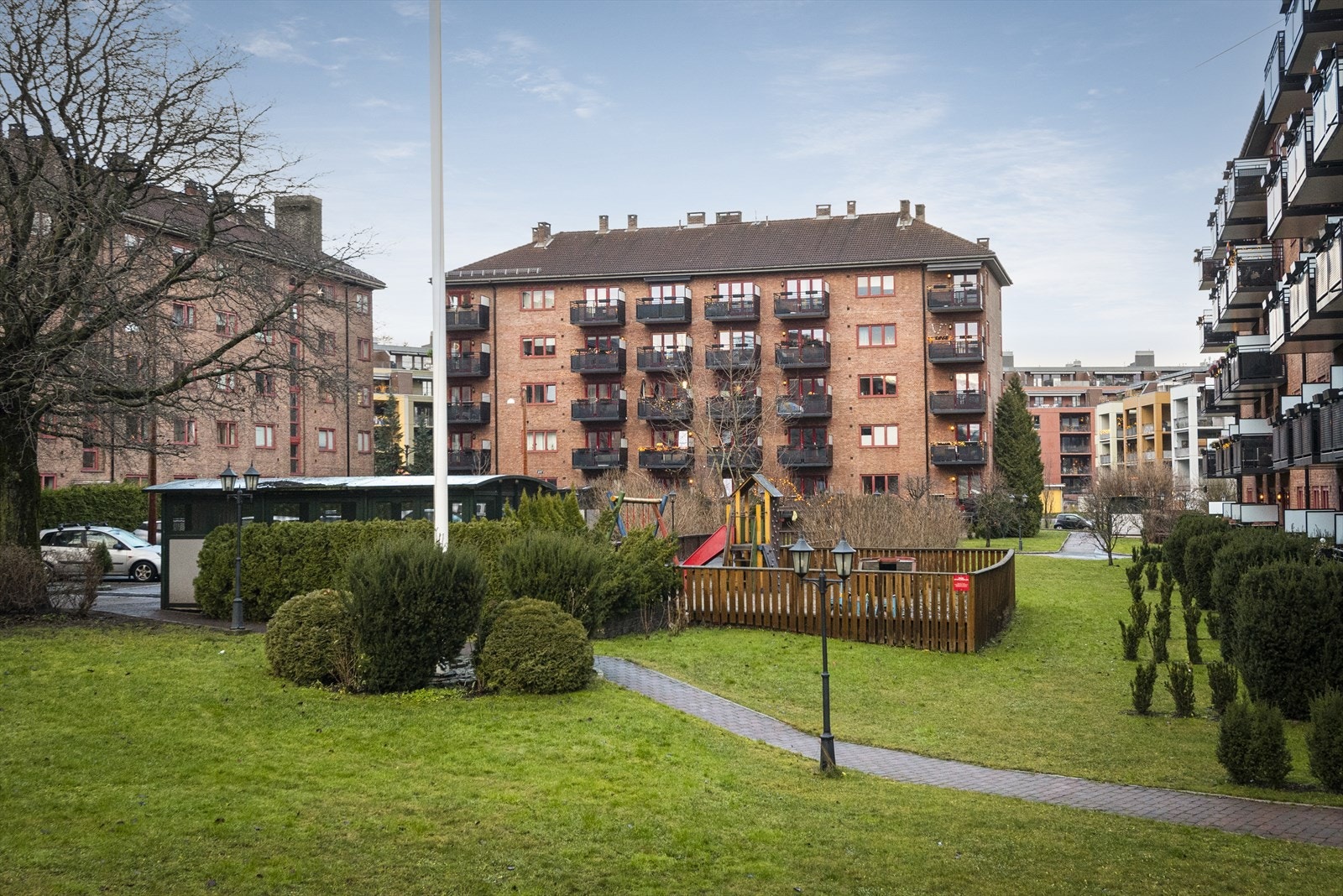 Maridalsveien Borettslag består av 356 andelsleiligheter fordelt på 7 blokker. I tillegg kommer ett vaktmesterkontor, 2 gjesteleiligheter, ett velferdslokale og 7 fellesvaskerier. Galleribilde