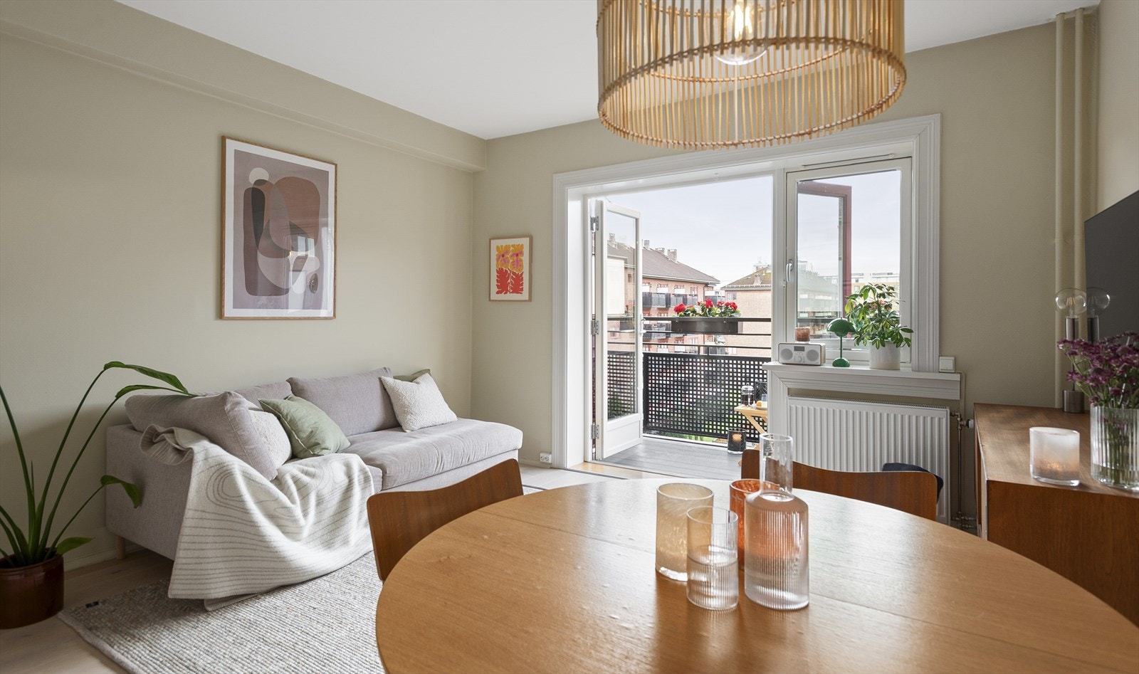 Takhøyde i stuen er målt til 2,62 meter. Galleribilde