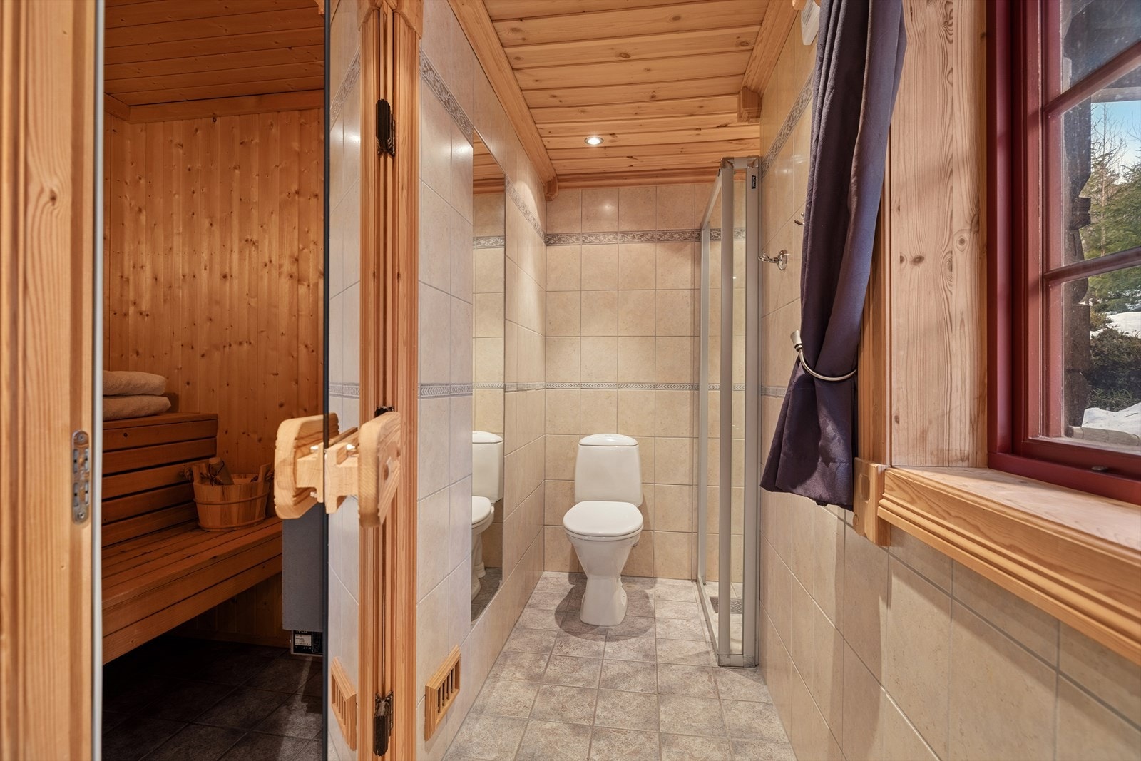 Herfra er det adgang til en badstue - herlig etter en lang dag på ski. Galleribilde