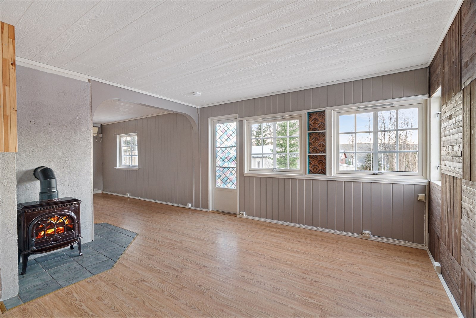 Det er innlagt fiber i boligen og tv/internett er levert av Altibox og NTE Galleribilde