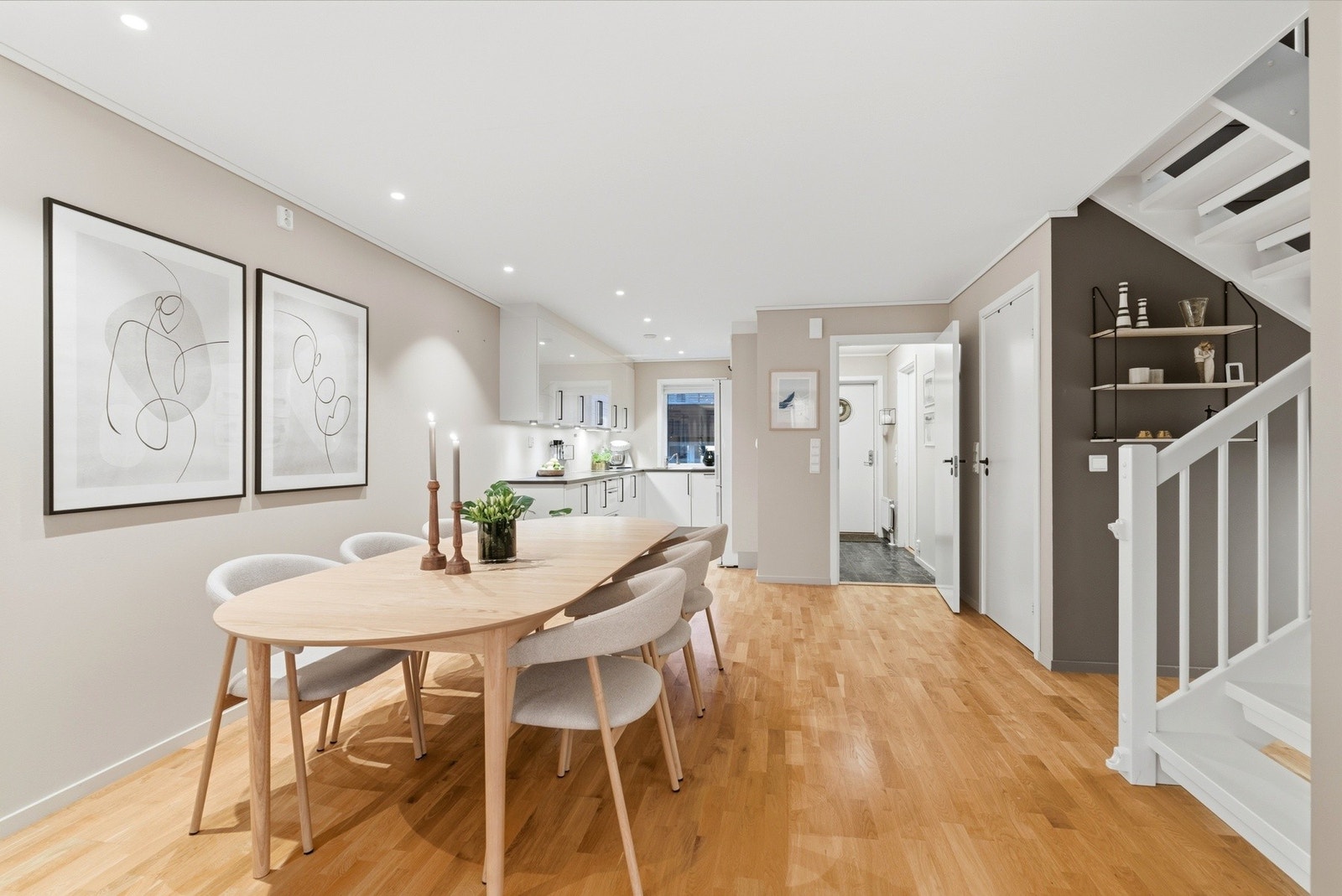 Før vi trer opp finenr vi også flere rom i denne etasjen Galleribilde