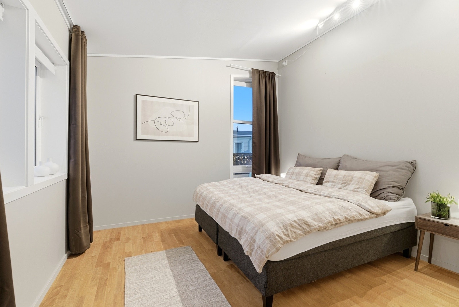 Det andre soverommet er av fin størrelse og kan benyttes etter behov Galleribilde