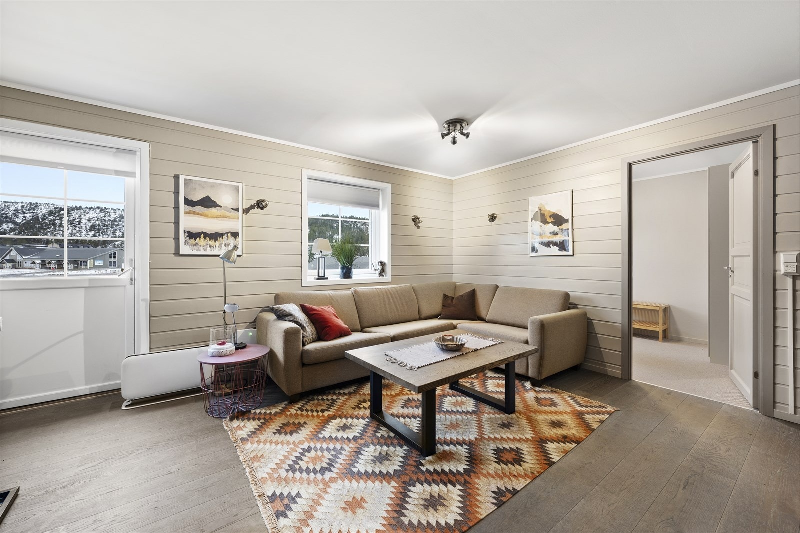 Fra stuen er det utgang til vestvendt balkong Galleribilde