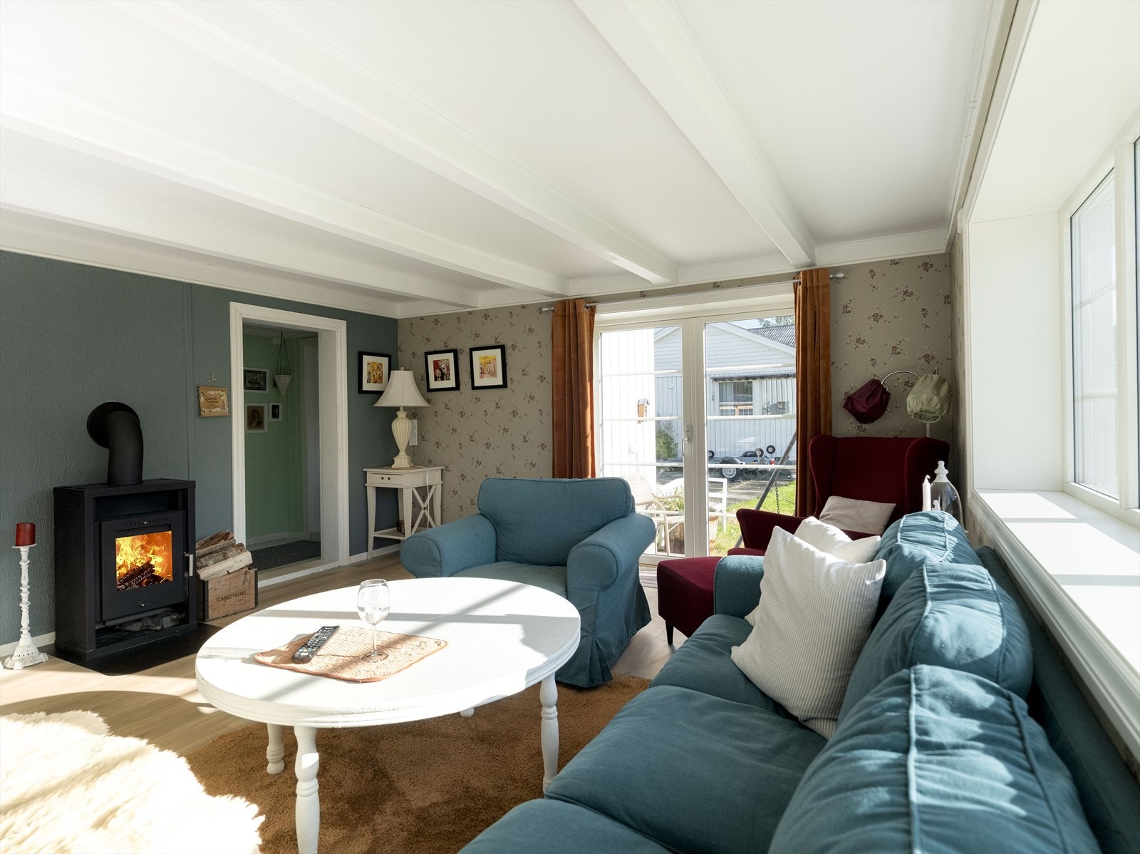 Vedfyringsløsning som gir naturlig varme Galleribilde