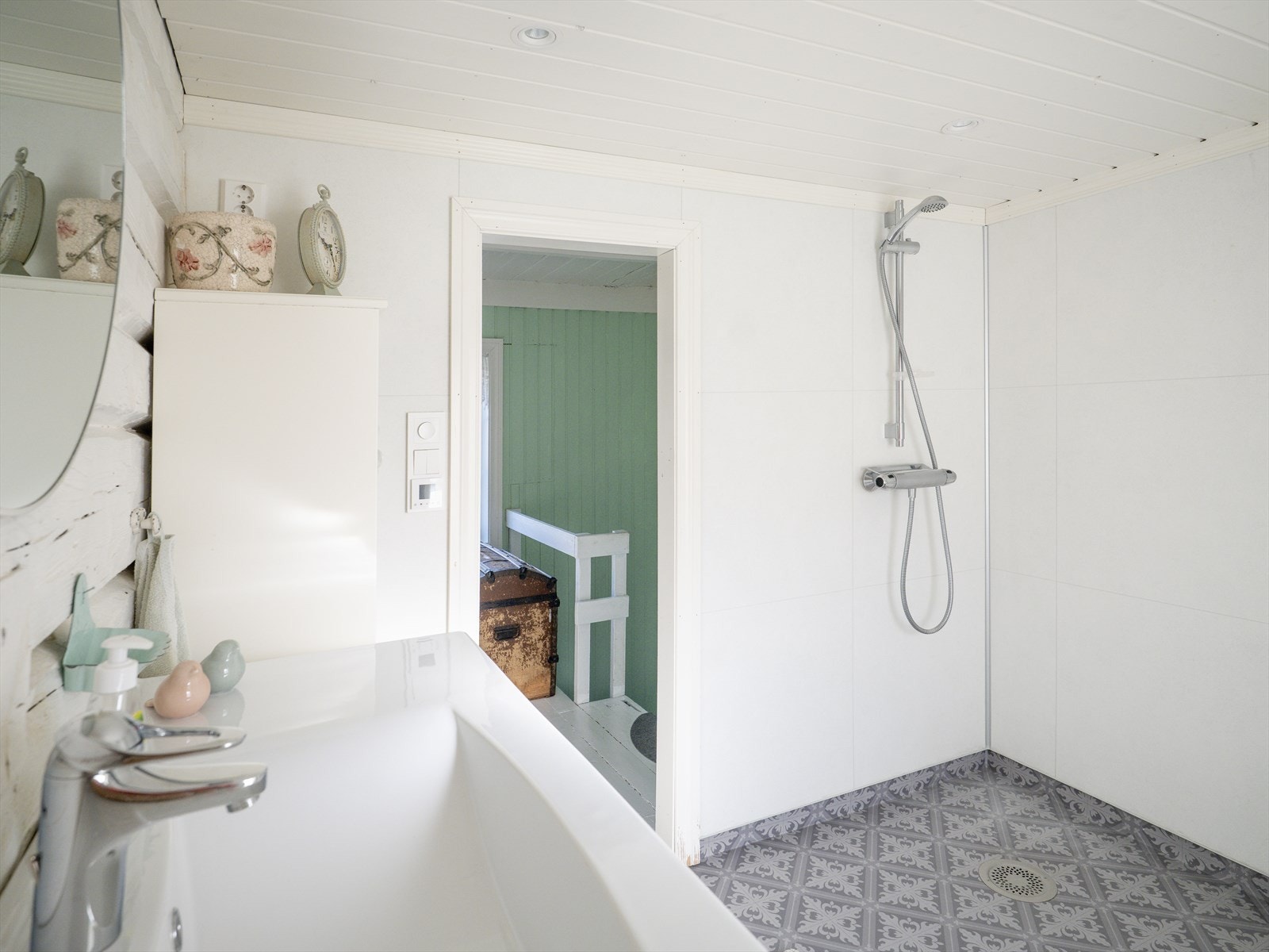 Flott bad med varme i gulv på 4,5 kvm Galleribilde