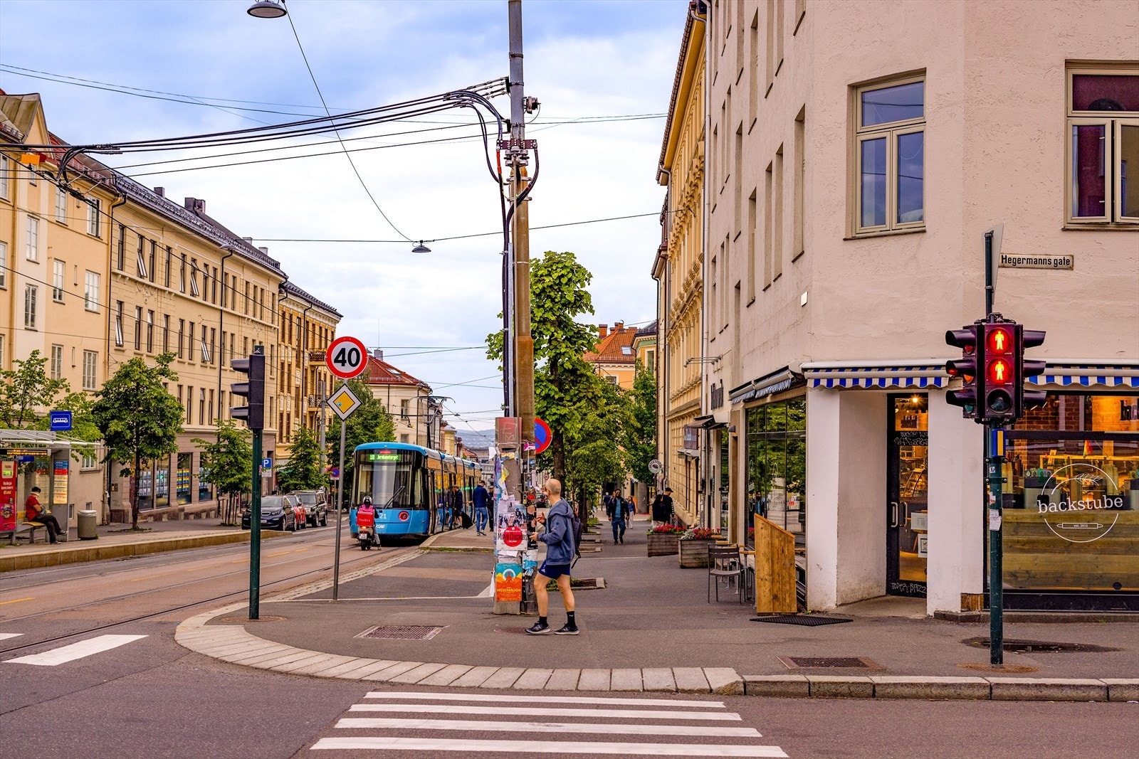 Nærområdet på Torshov byr på koselige kafeer, hyggelige spisesteder og flotte nisje butikker, samt gode kollektiv muligheter med både trikk og buss. Galleribilde
