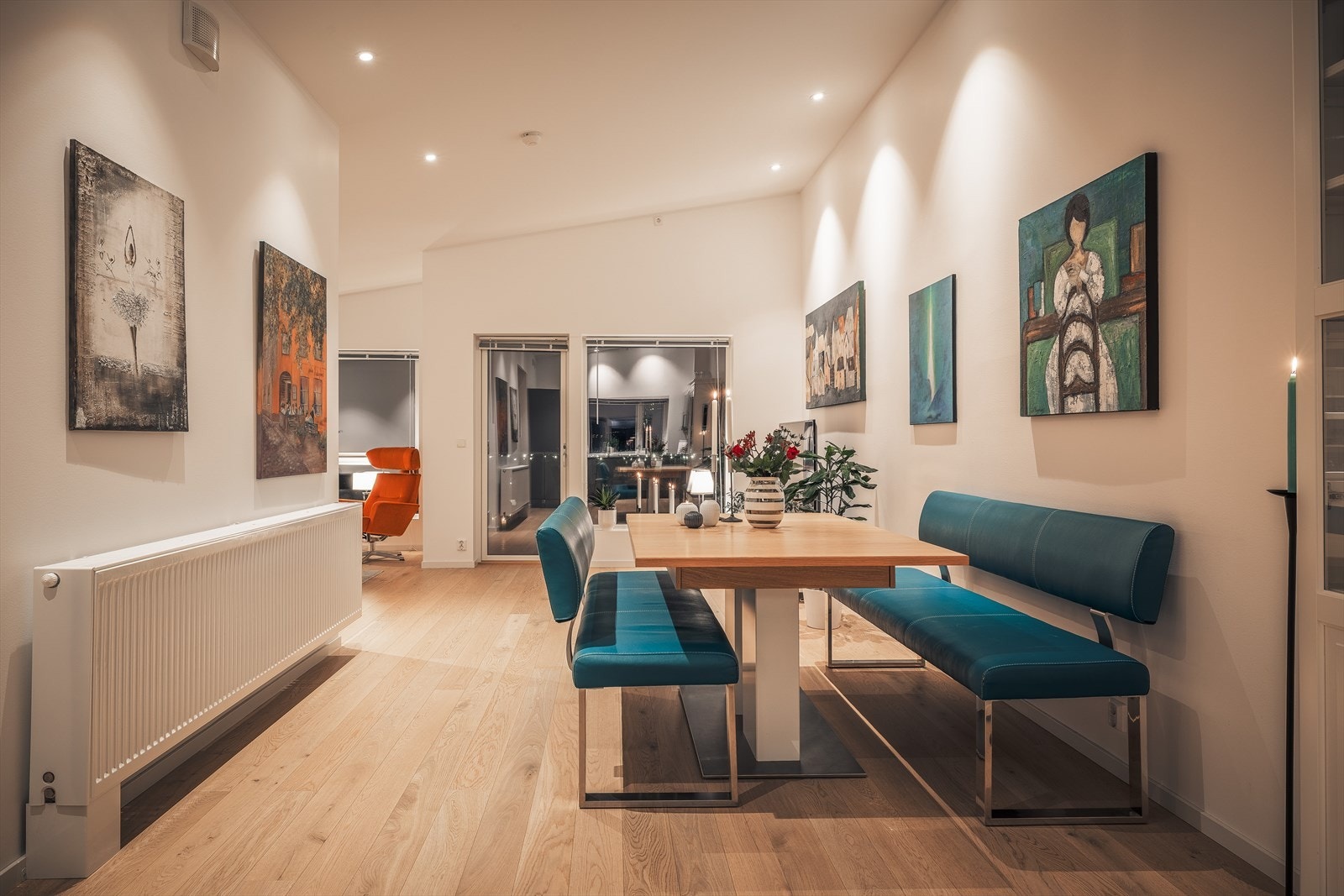 Stue/kjøkken er på 48,8m² Galleribilde