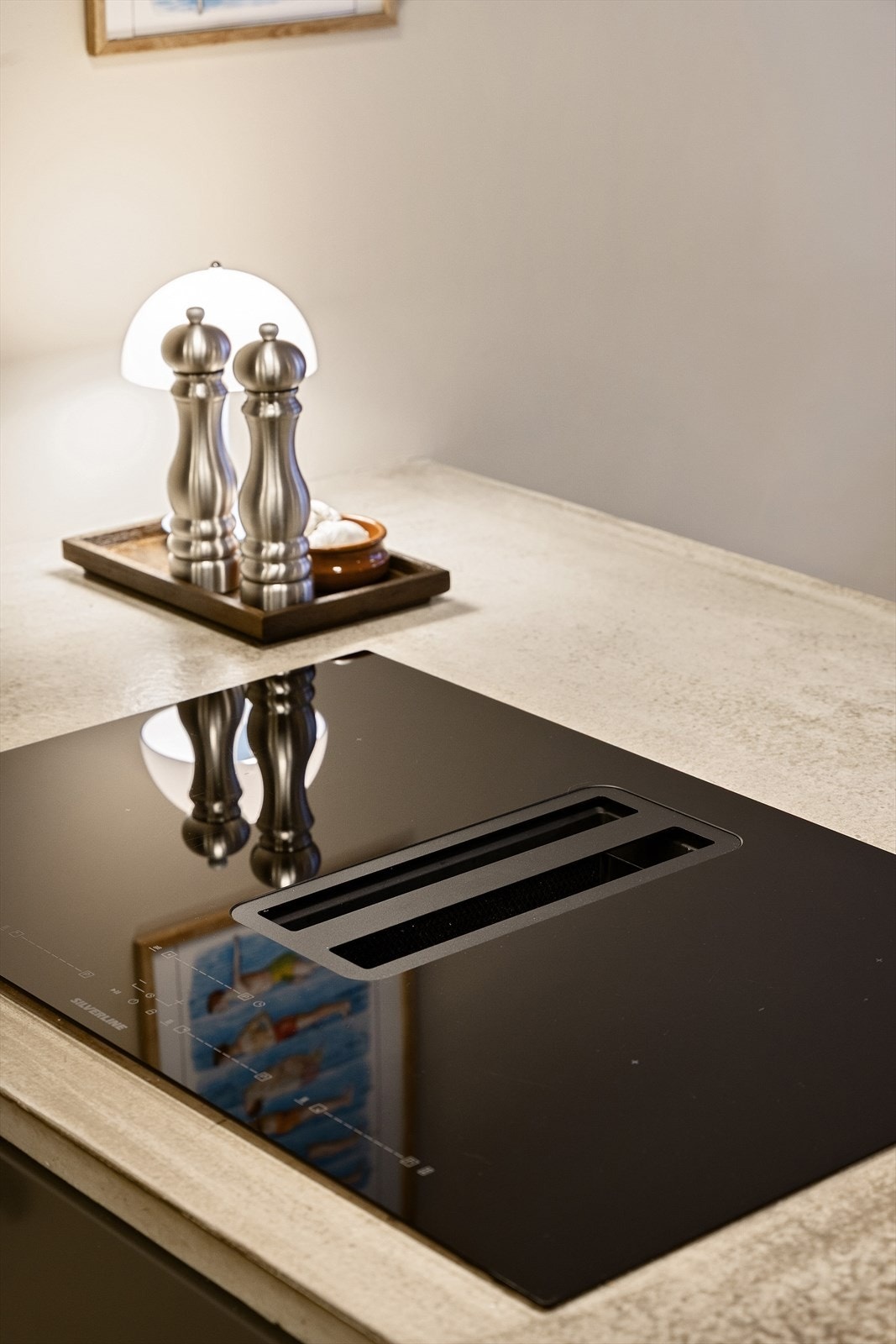 Detaljbilde - benkeplate/arbeidssone med moderne uttrykk Galleribilde