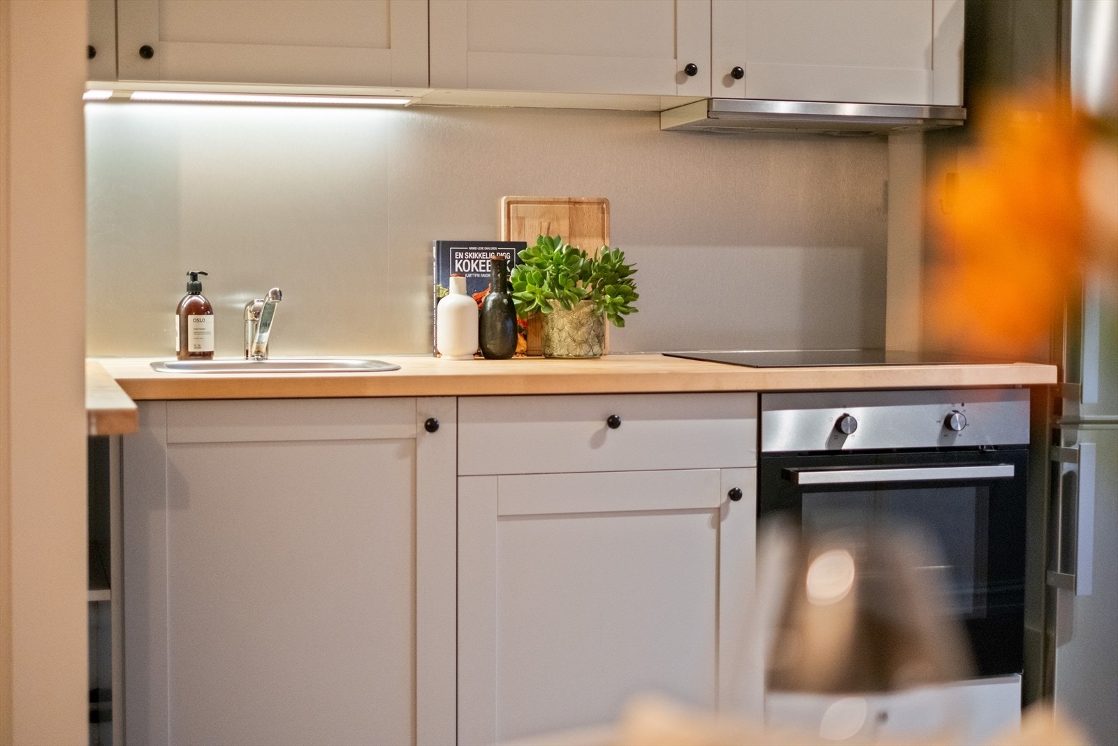 Det er avtrekk via sentralt avtrekksanlegg i bygget. Galleribilde