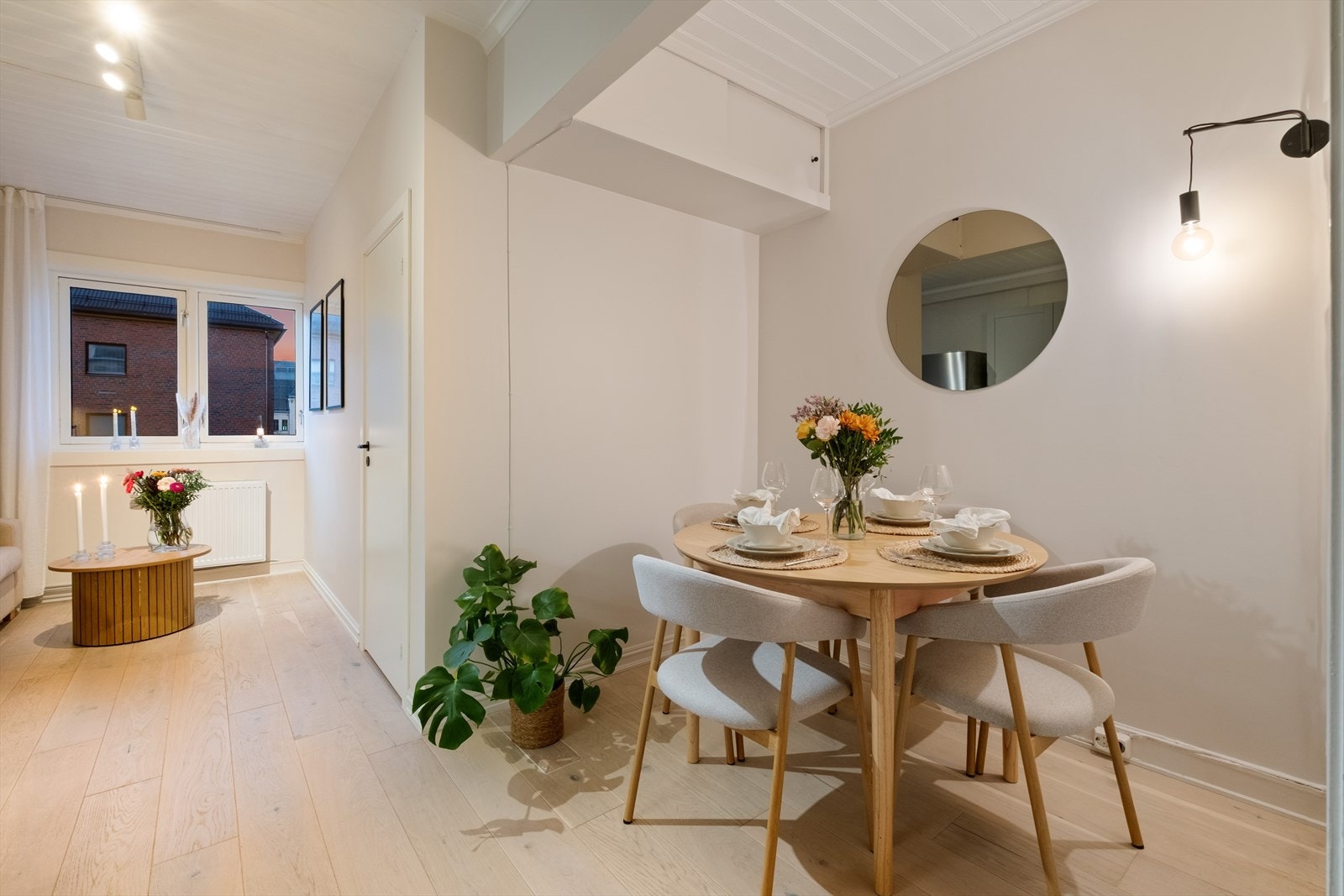 En lys og innbydende 2-roms selveierleilighet med sentral og attraktiv beliggenhet på Majorstuen. Galleribilde