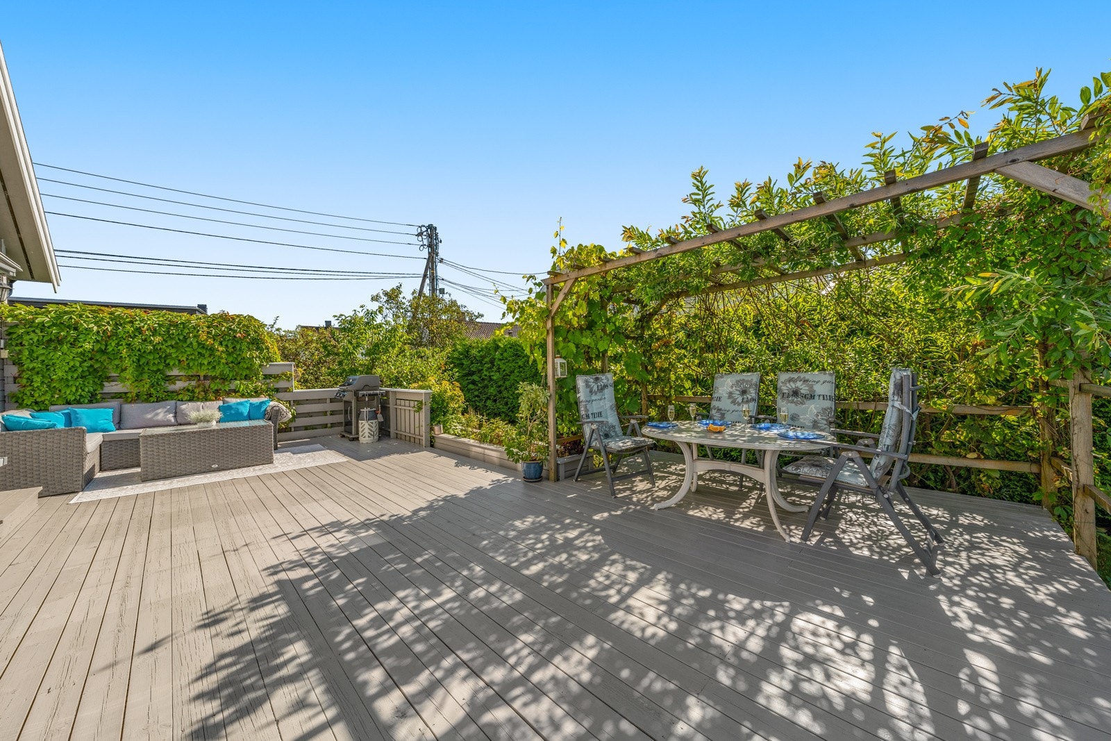 Ypperlig for lek og grillfest med plass til lounge og sosiale soner. Galleribilde