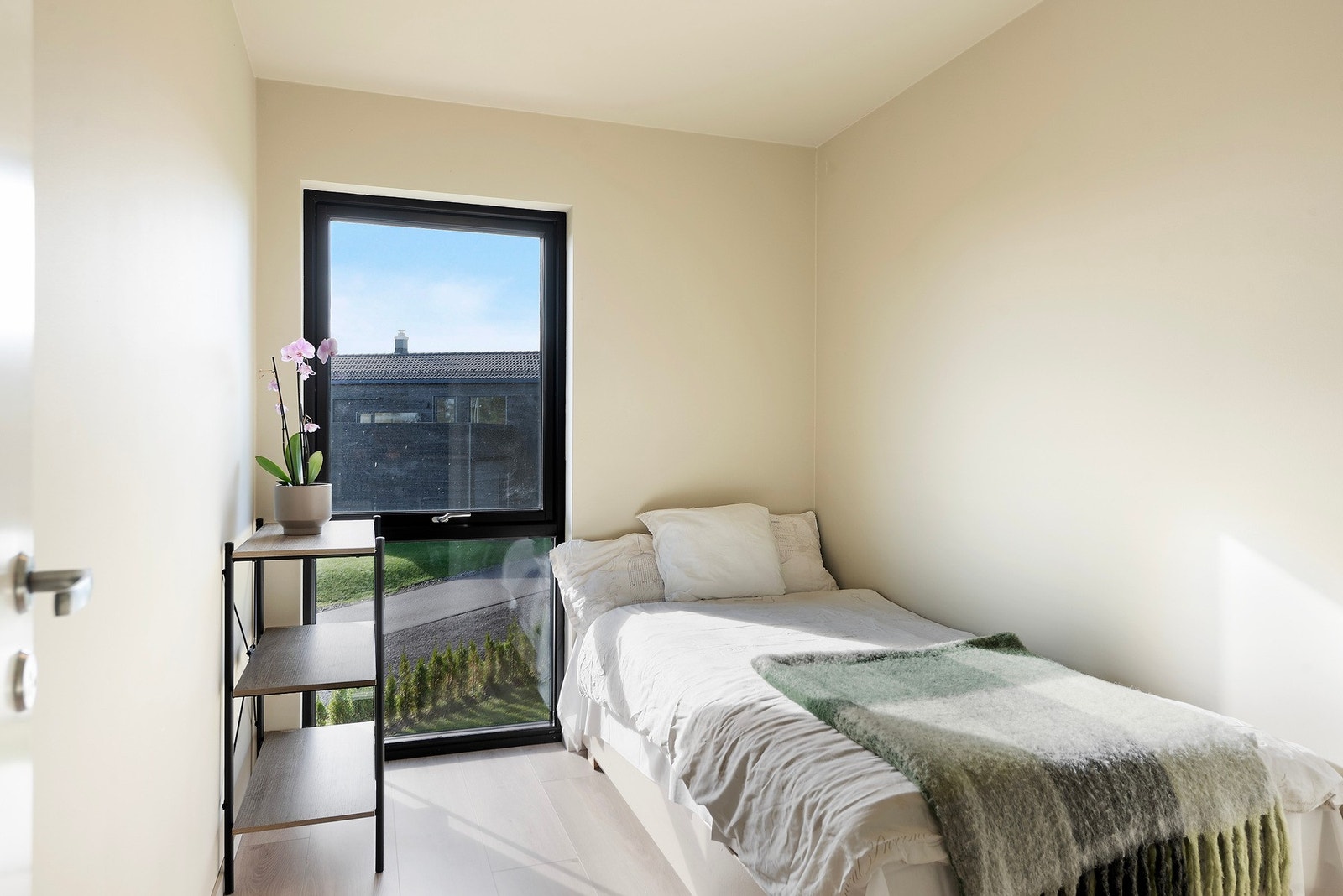 De 3 soverommene er lyse og har en god størrelse Galleribilde