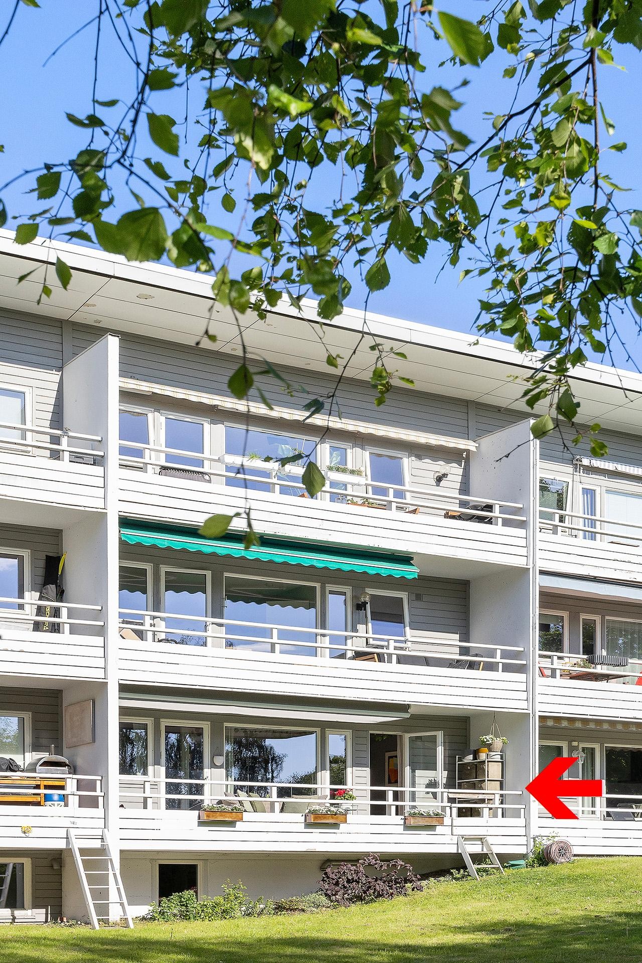 Her bor du i en fredelig hageby med flotte turområder, men fremdeles sentrumsnært med god kollektivforbindelse. Galleribilde