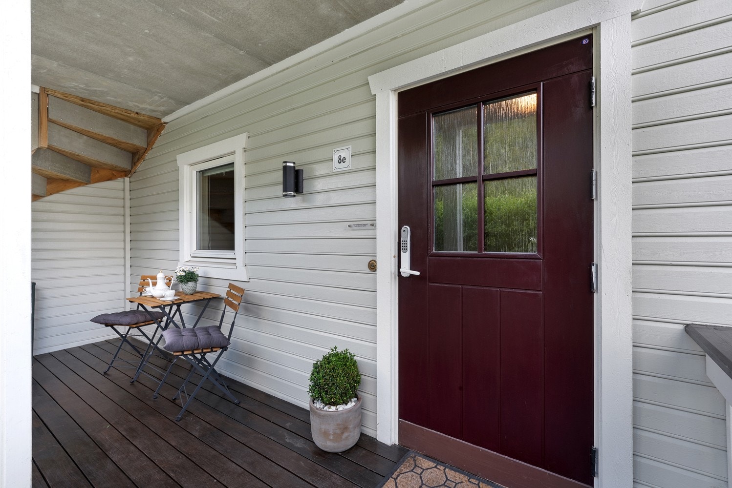 Inngangspartiet ønsker deg velkommen hjem! Her er det plass til noe trivelig sittemøblement! Galleribilde