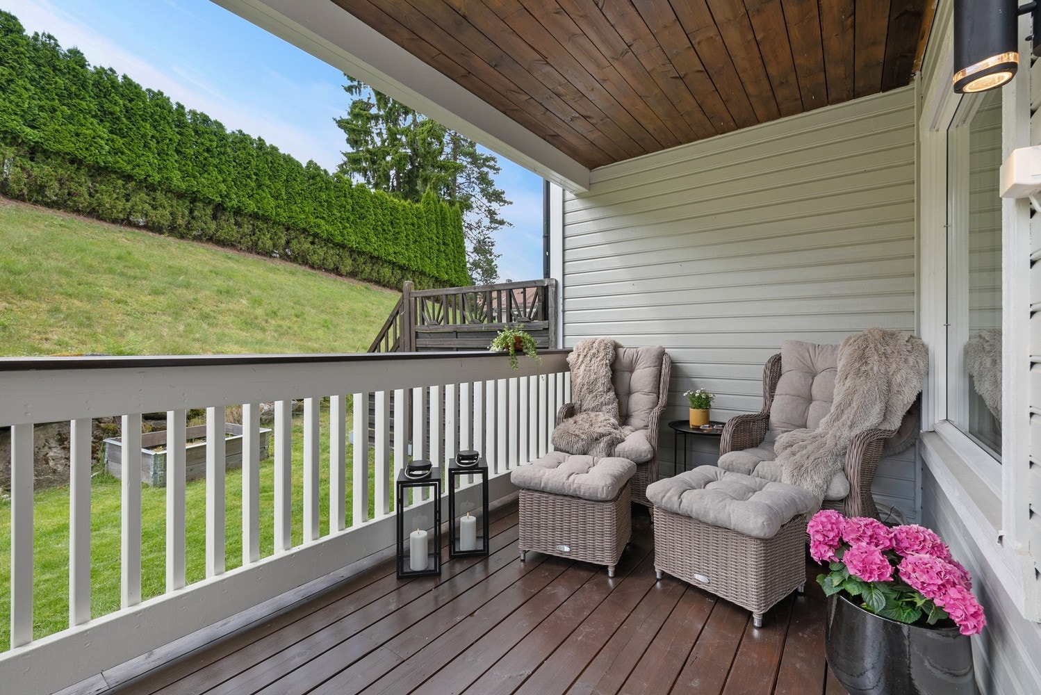 På terrassen kan du nyte solrike dager og trivelige kvelder med venner og familie. Galleribilde