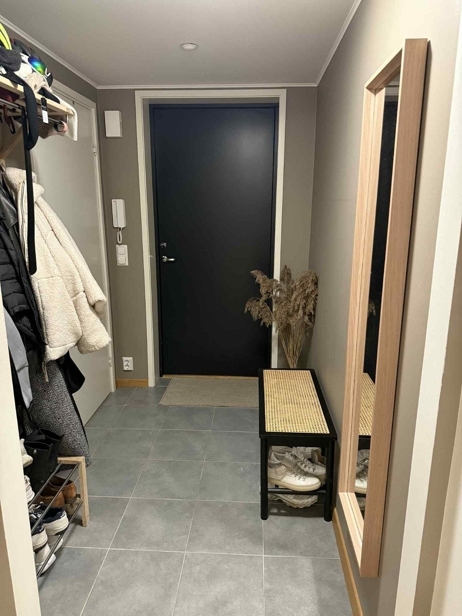 inngangsparti med dør til soverom Galleribilde