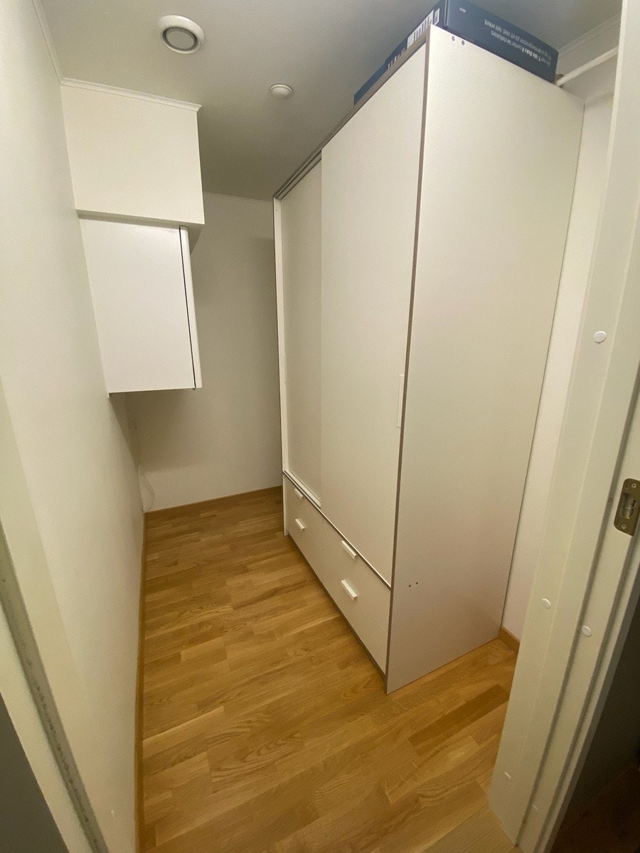 Boden som er i selve leiligheten, med skap til oppbevaring. Galleribilde