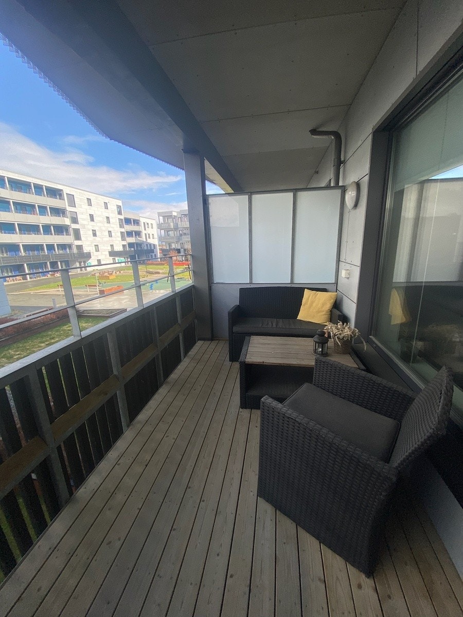 Terrasse med utemøblemang Galleribilde