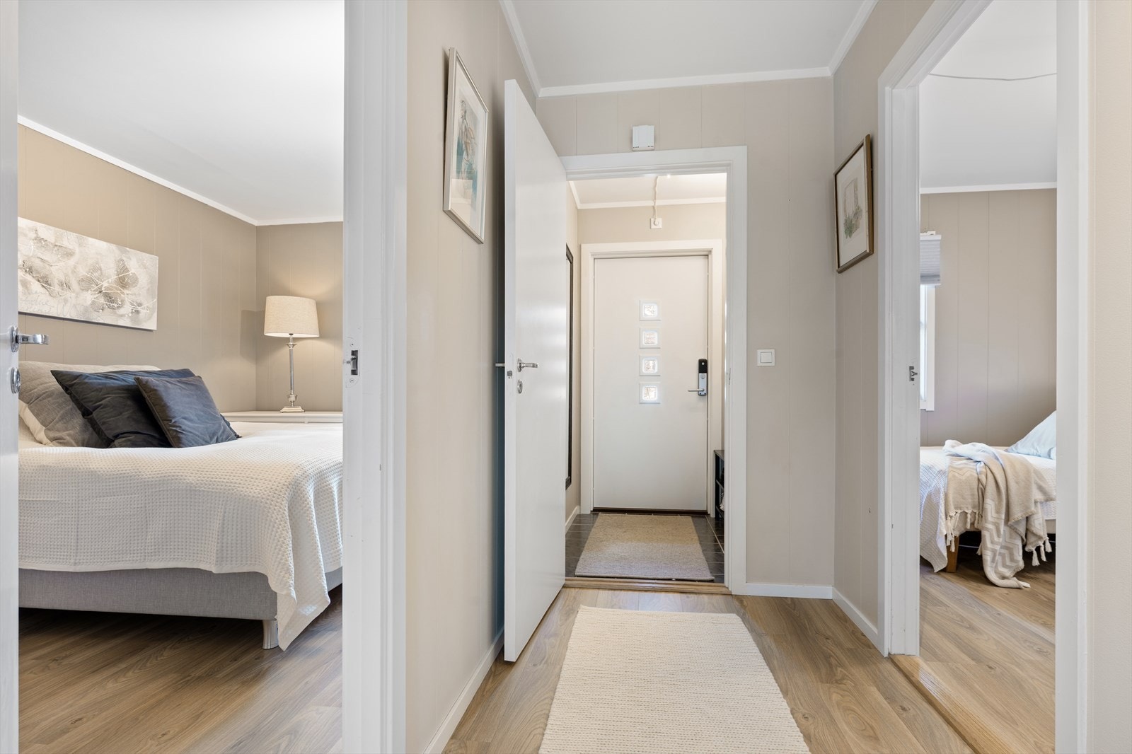 Entré. Galleribilde