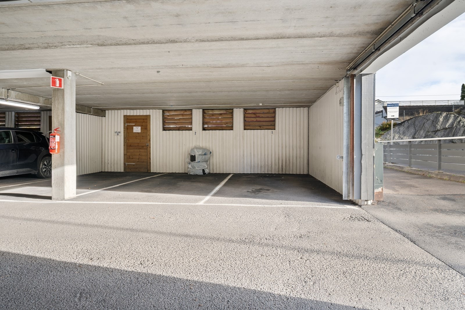 Garasje. Galleribilde