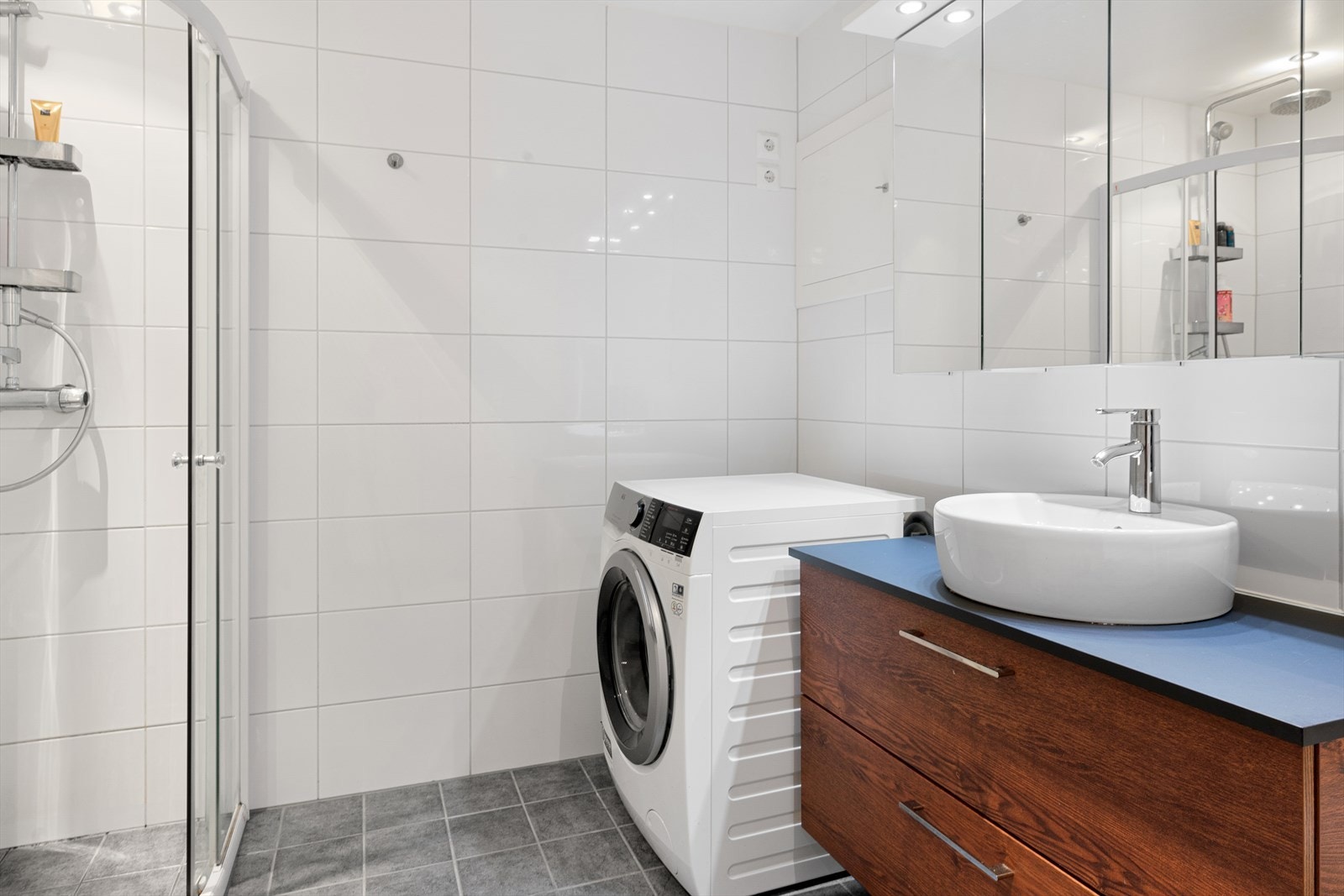 Opplegg for vaskemaskin og tørketrommel Galleribilde