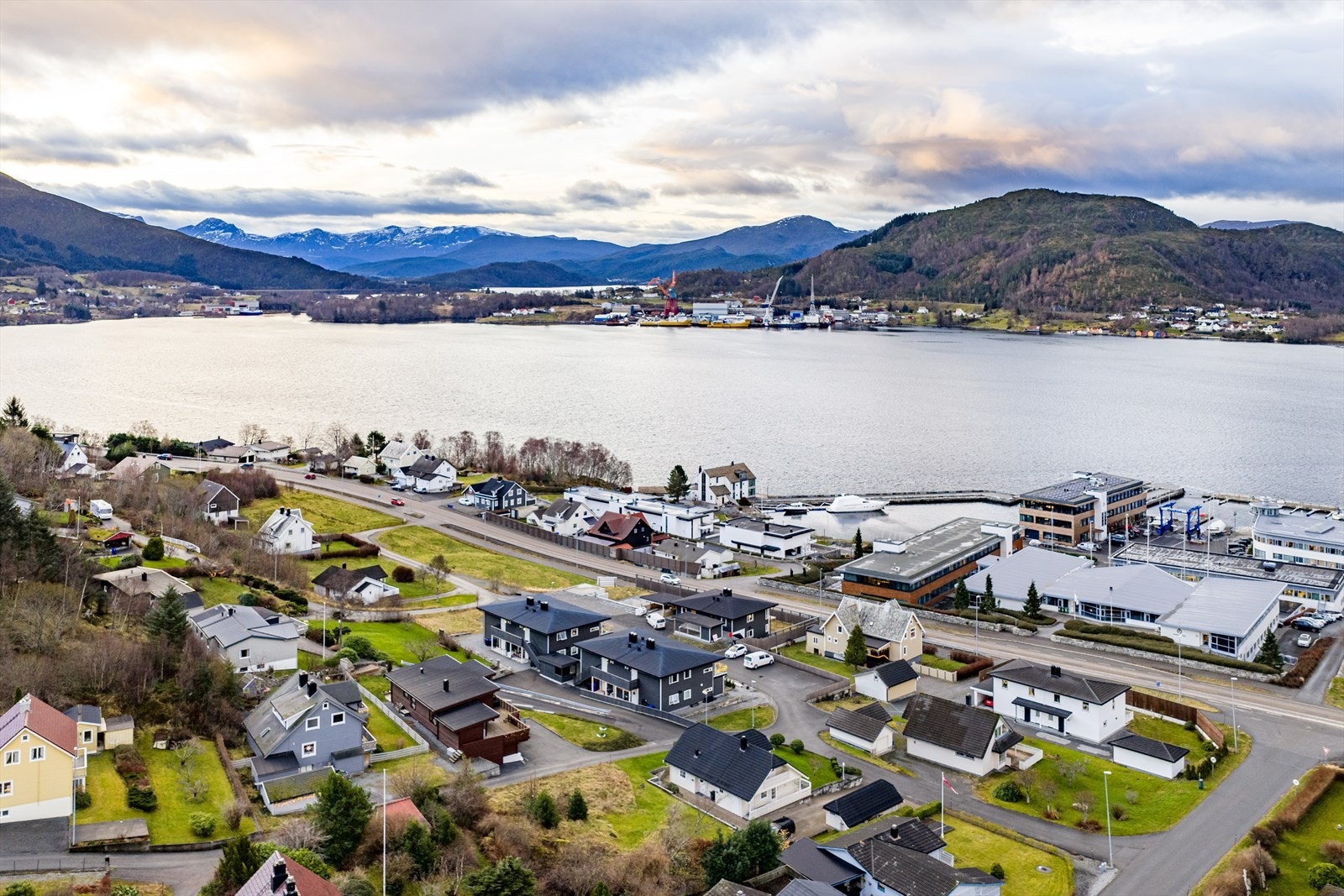 Velkommen til en hyggelig visning! - Foto av Blåtind fotografikk Galleribilde