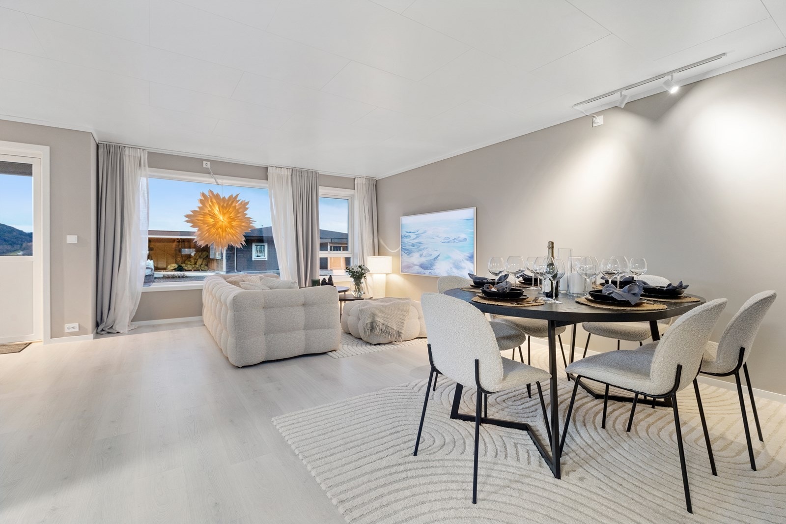 Indre Saunes 16 presenteres av Hedda Nedrelid v/Notar - Foto av Blåtind fotografikk Galleribilde