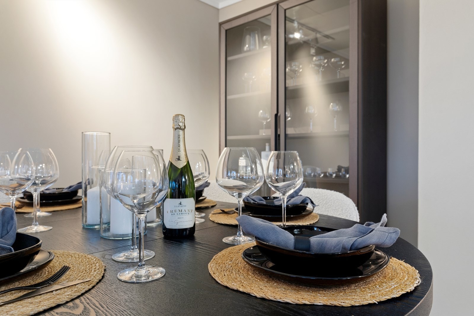 En stue som inviterer til rolige morgener og hyggelige kvelder Galleribilde