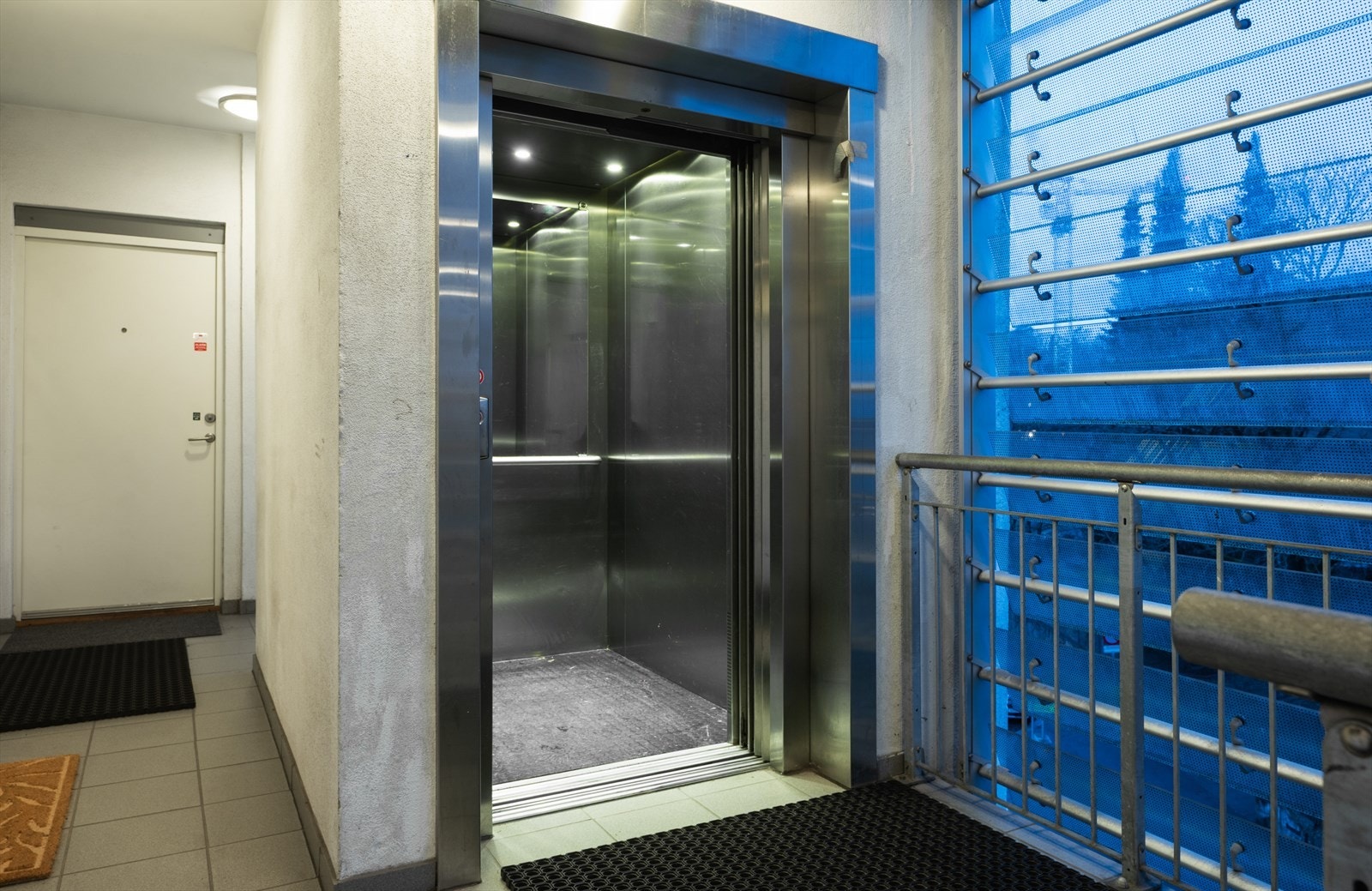 Leiligheten har praktisk heisadkomst Galleribilde