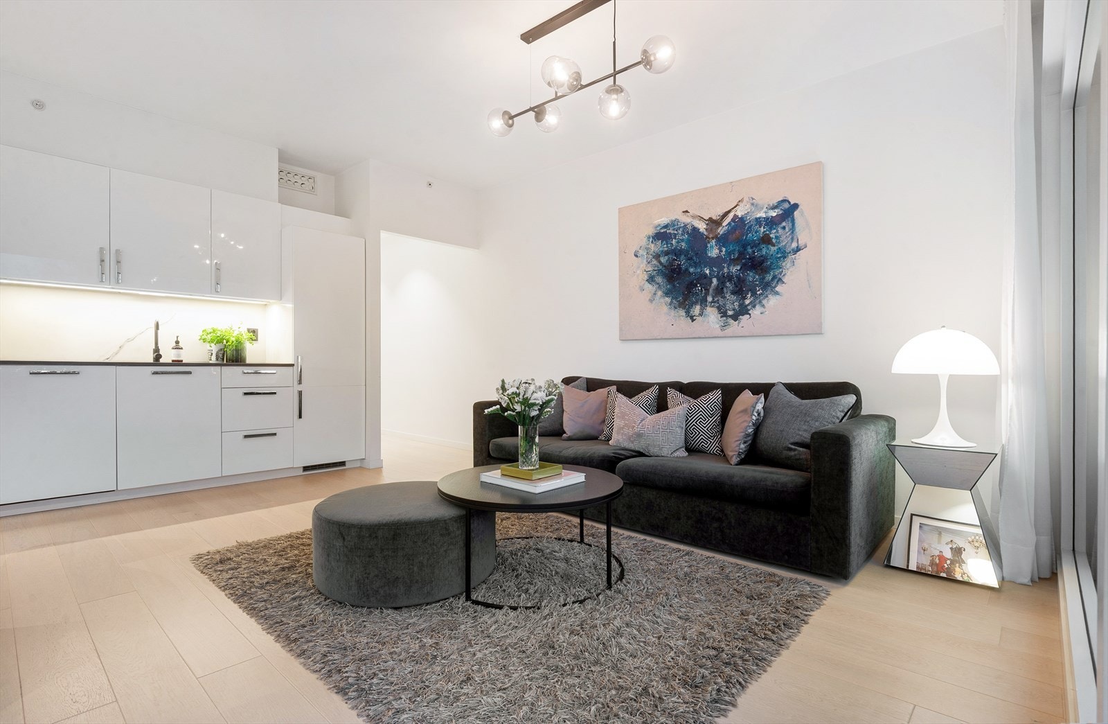 Det er gjennomgående parkett på gulv med gulvvarme Galleribilde