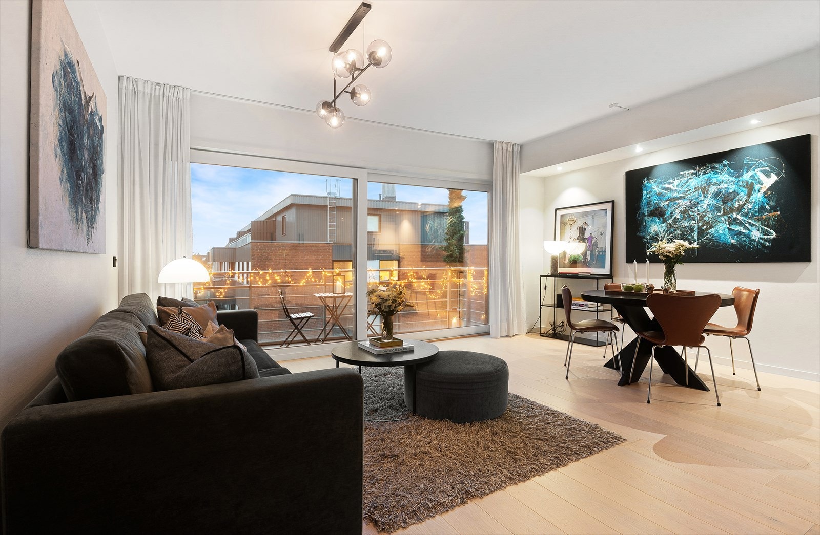 Velkommen til Ullevålsveien 105 - lekker 2-roms leilighet med sentral og ettertraktet beliggenhet. Presenter av Nordvik Bolig v/ Christer Barman Gabrielsen
Foto: Studio Oslo Galleribilde