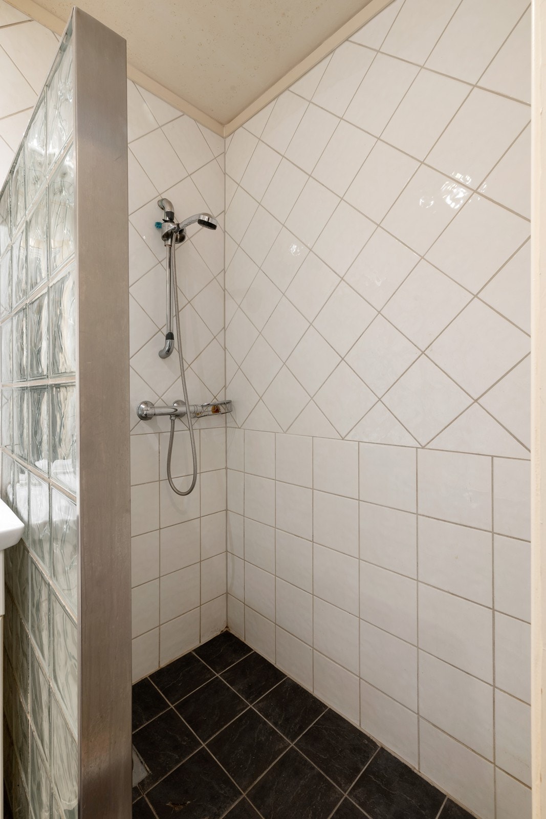 Varme i gulv på bad/wc, samt elektrisk oppvarming Galleribilde