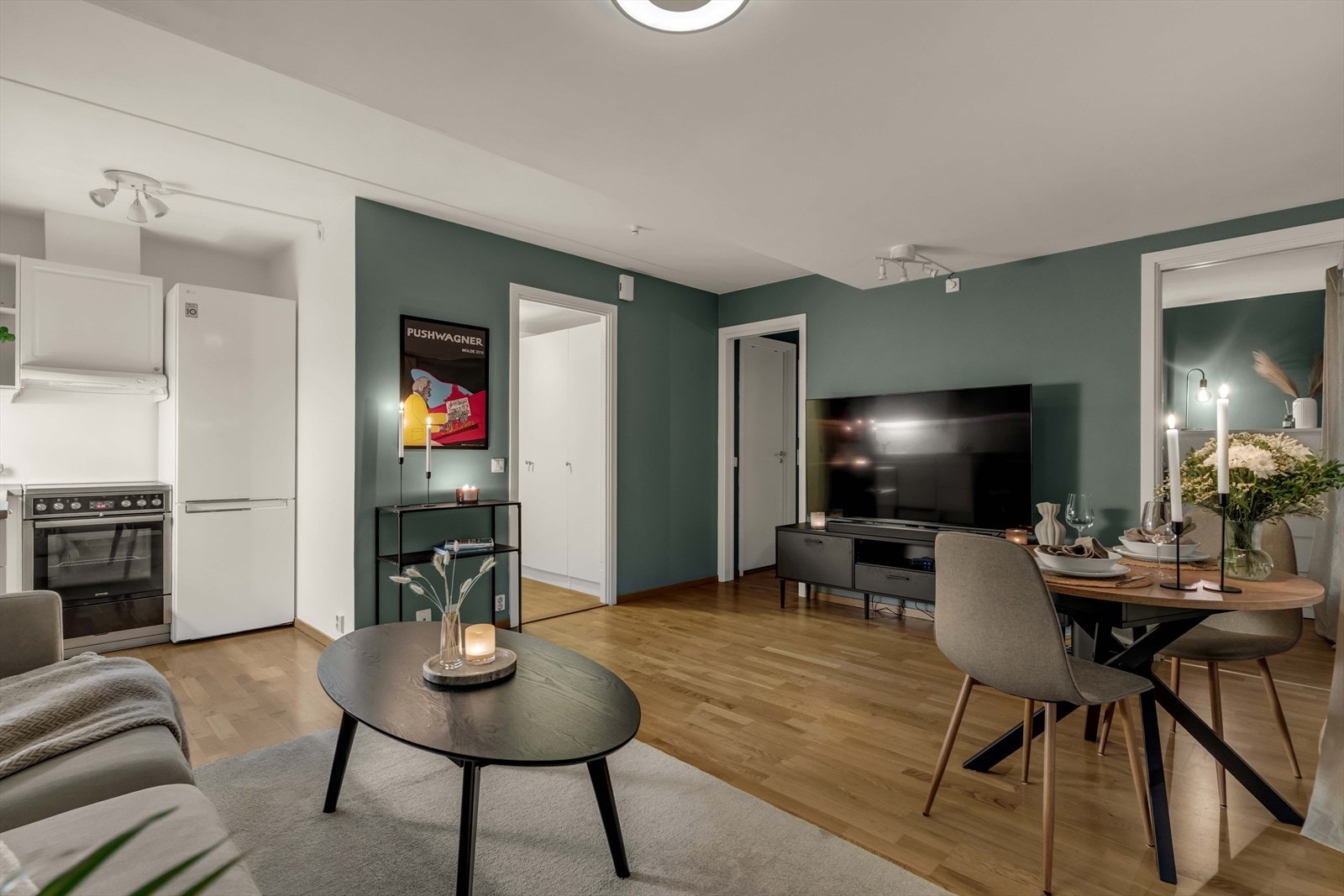 Soverommet er romslig og har en smart planløsning med inngang fra begge sider. Galleribilde