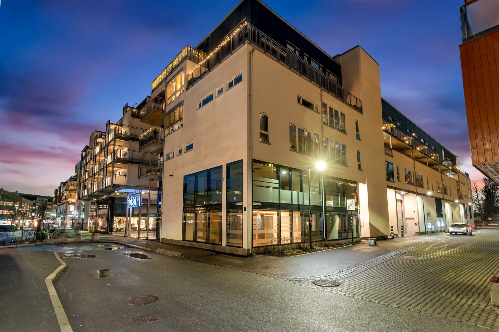 En attraktiv leilighet beliggende i populære Kinokvartalet, midt i Lillestrøm sentrum. Galleribilde