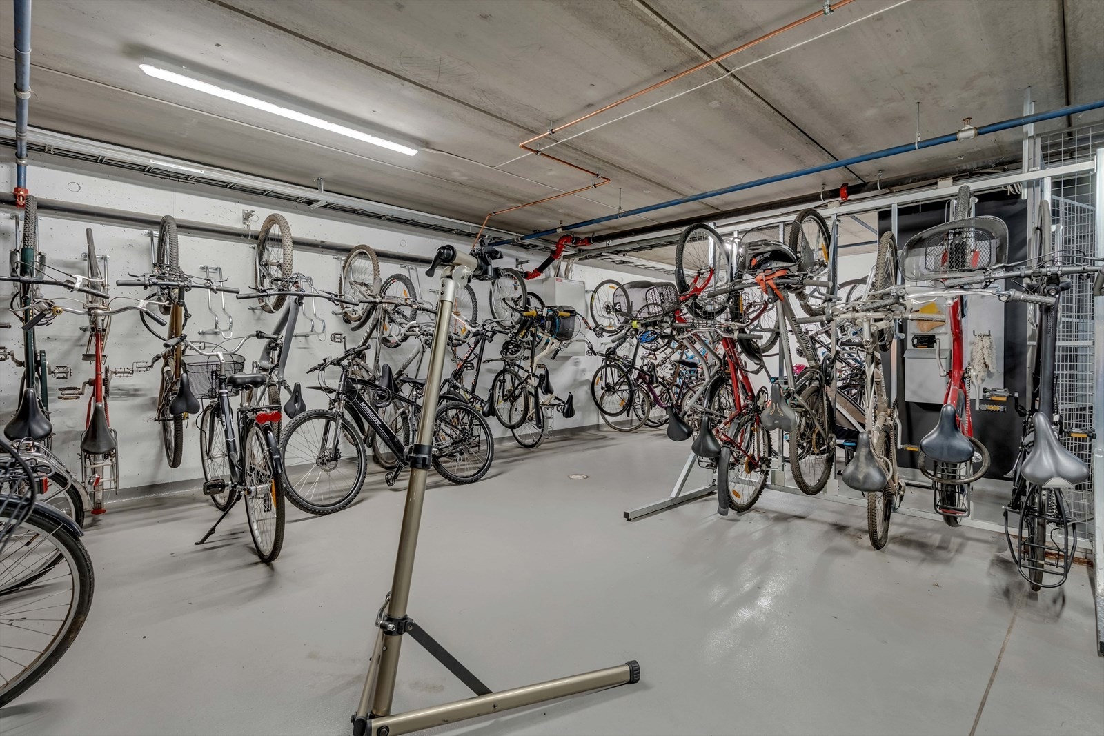 I garasjekjelleren finner du også en praktisk sykkelparkering! Galleribilde