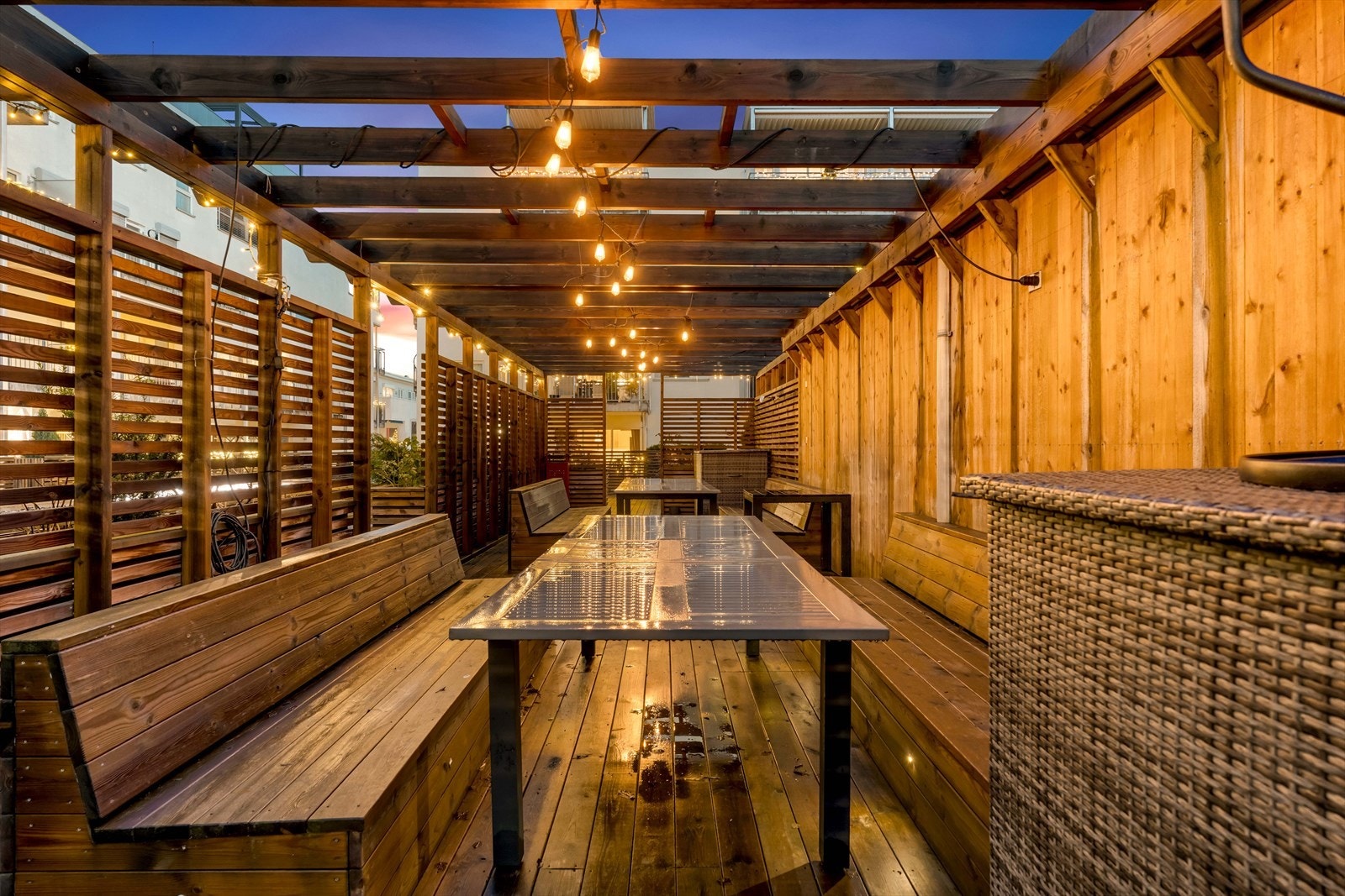 Lun og innbydende uteplass - et naturlig samlingspunkt for beboerne. Galleribilde