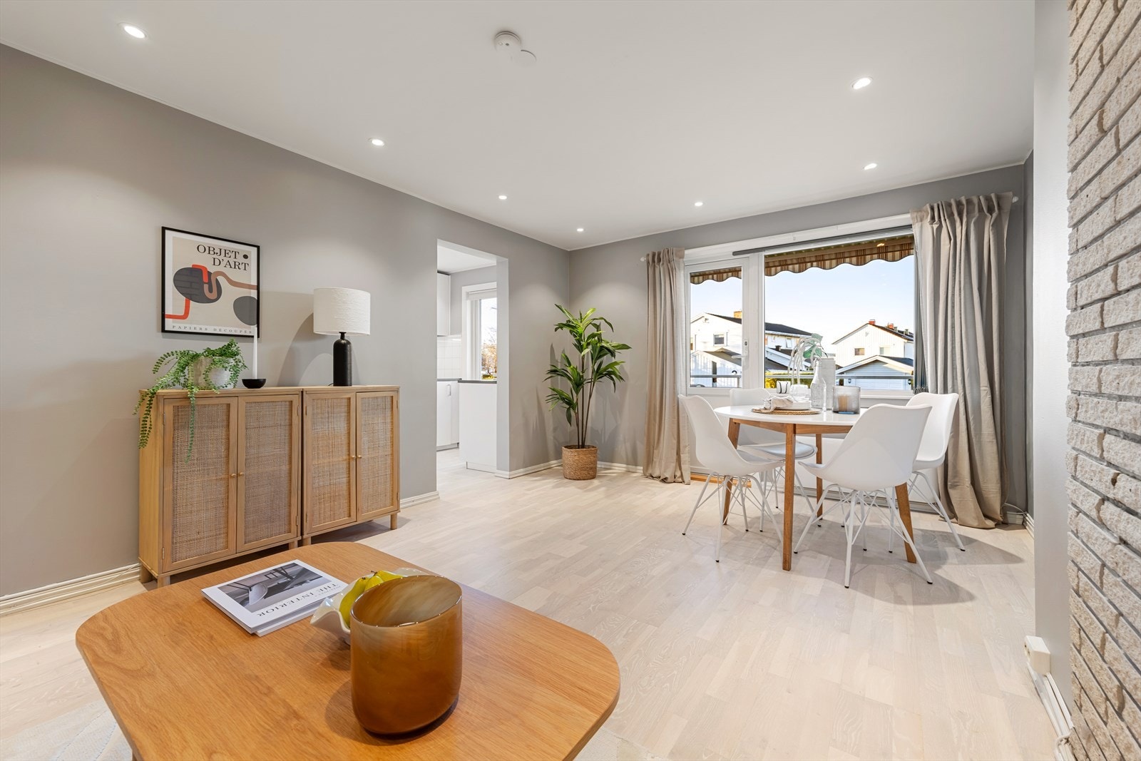 Lys og delikat 2-roms leilighet med sentral beliggenhet i Lillestrøm. Perfekt førstegangskjøp! Galleribilde