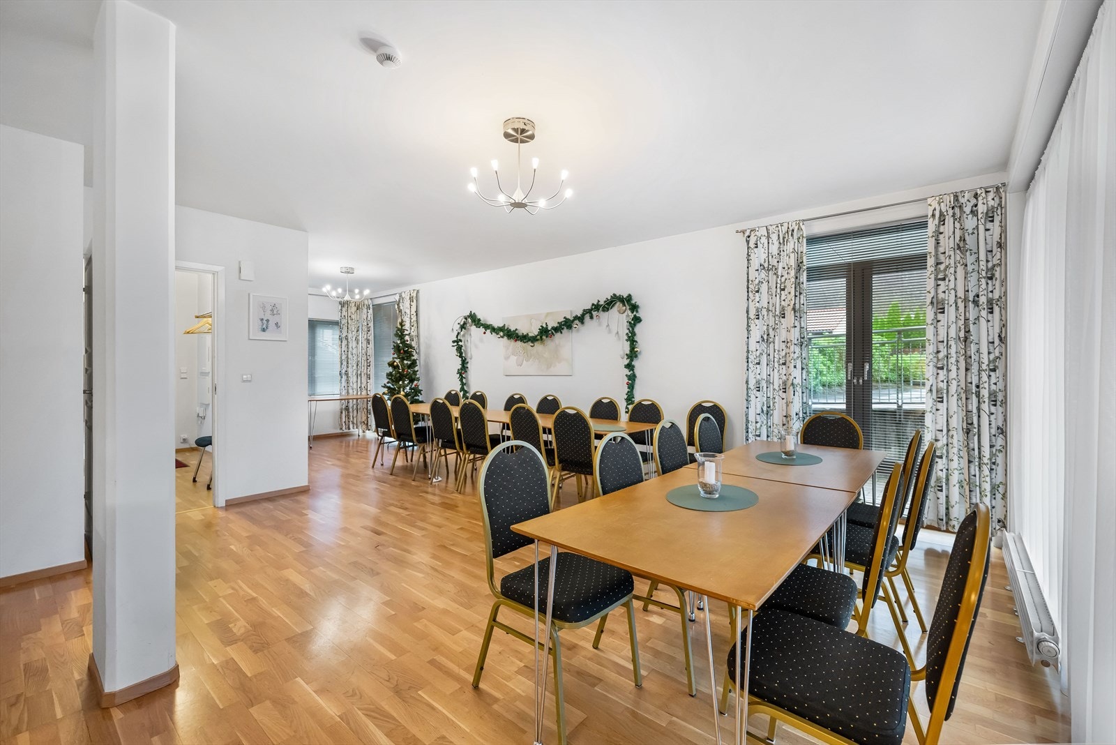 Borettslaget har flere goder. Her kan man bla ha tilstelninger i fellesrom med kjøkken eller leie to hybler som laget disponerer om man har gjester. Dette til en veldig gunstig pris. Galleribilde