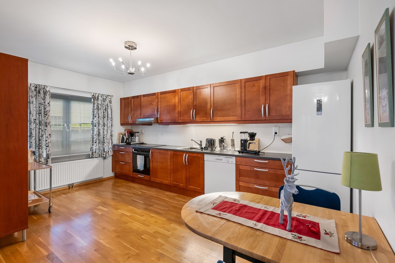 Kjøkken i felleslokale/hybel. Galleribilde