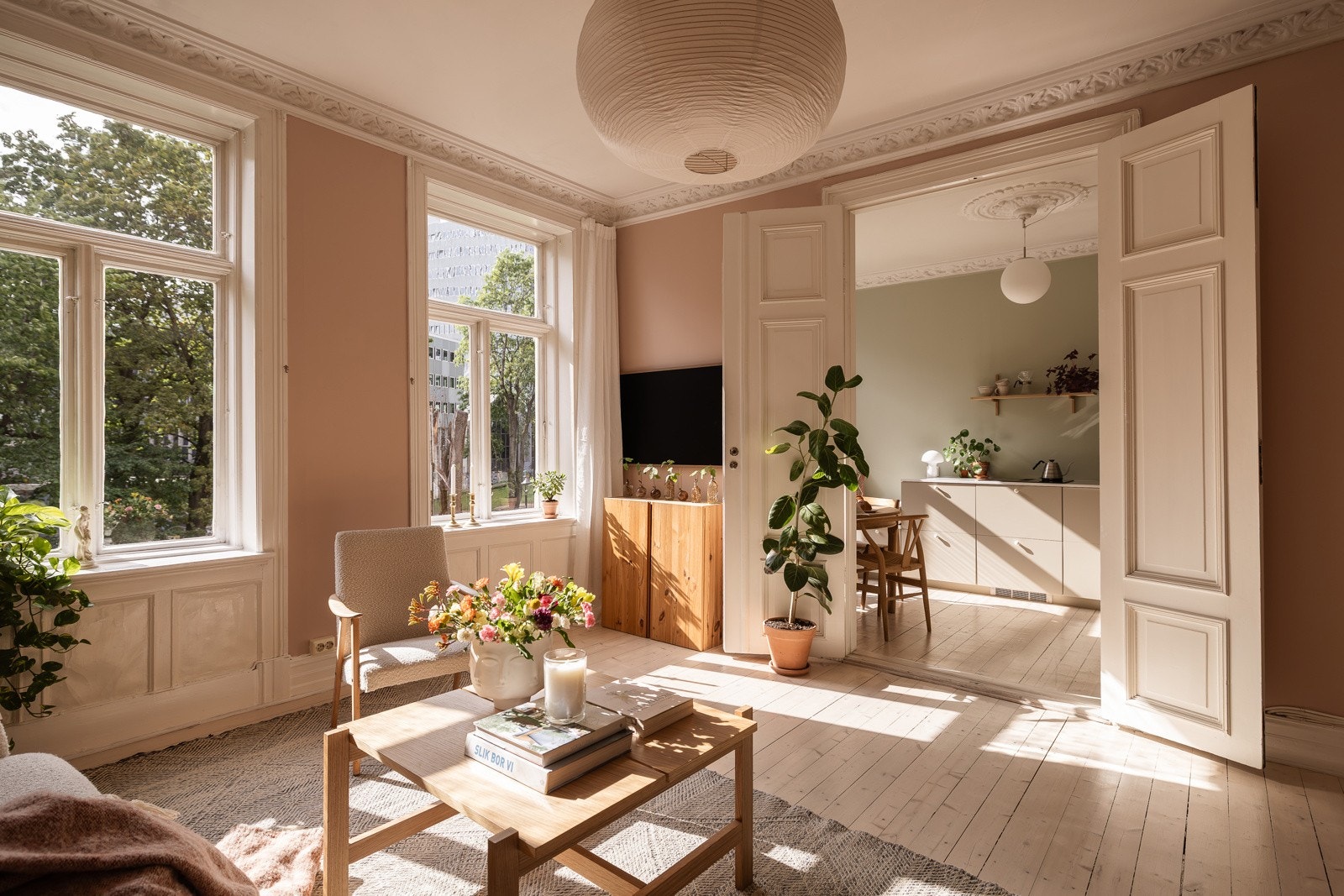 Peter Hørte Lunde v/ PrivatMegleren Aksept ønsker deg velkommen til Møllergata 47A - en nydelig andelsleilighet med en rekke ettertraktede fasiliteter! Galleribilde