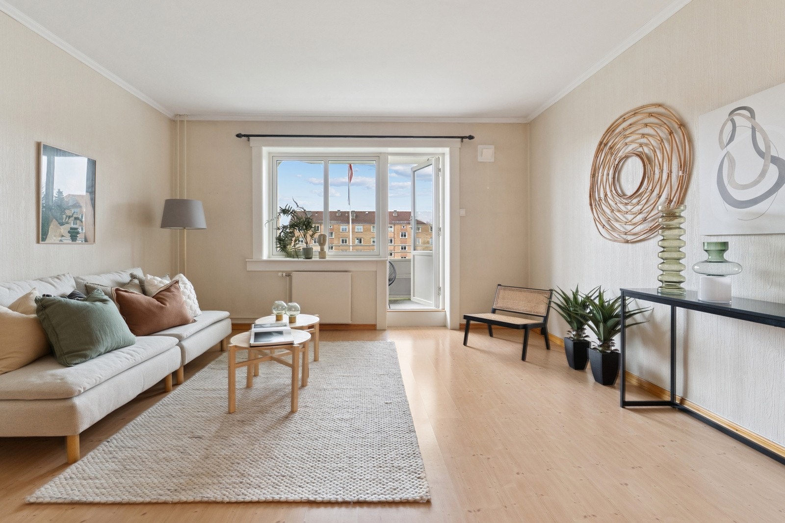 Velkommen til Kalbakkstubben 8. Gjennomgående 2 roms med 7 kvm solrik balkong. Galleribilde