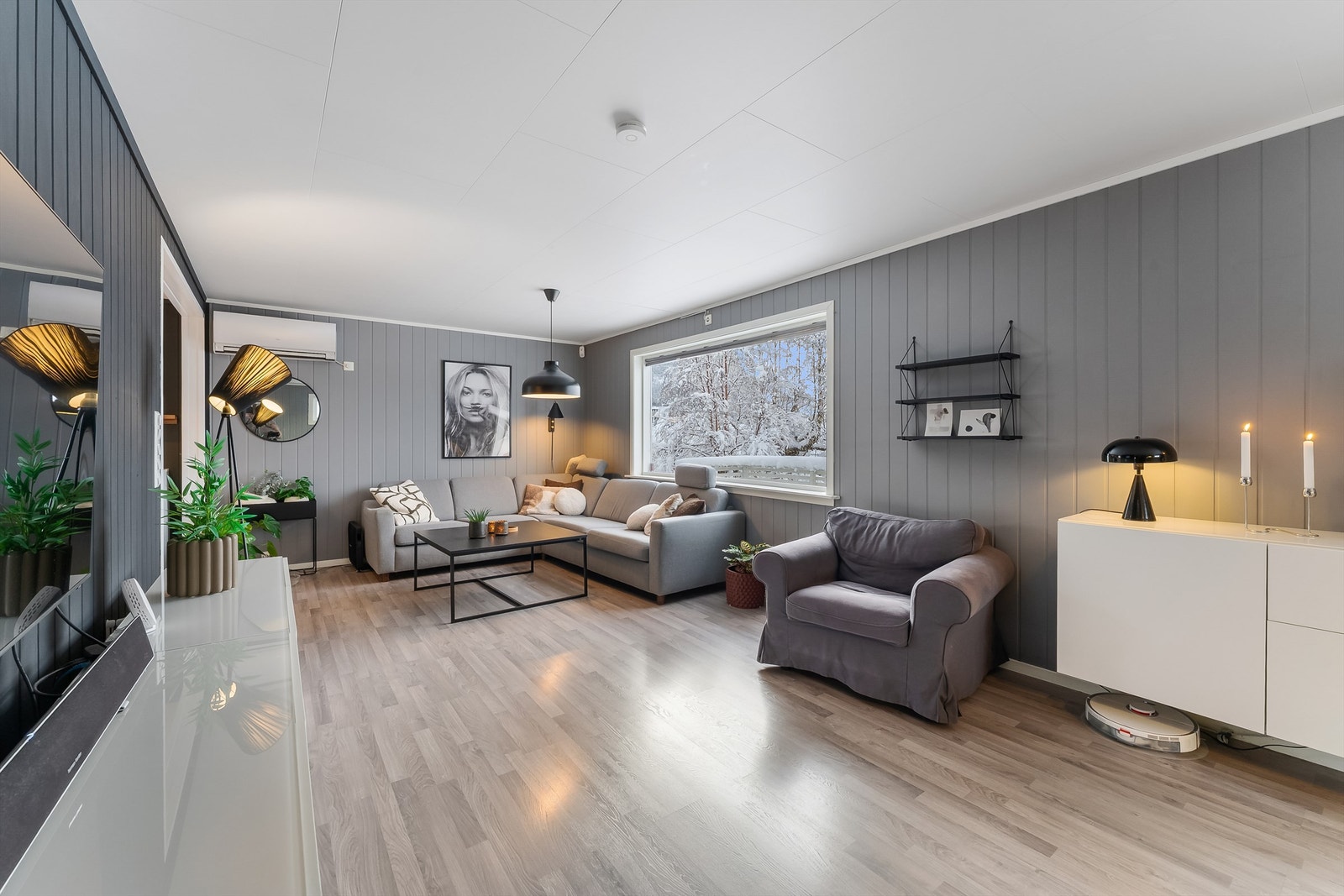 Stuen er overflateoppusset i 2015. Galleribilde