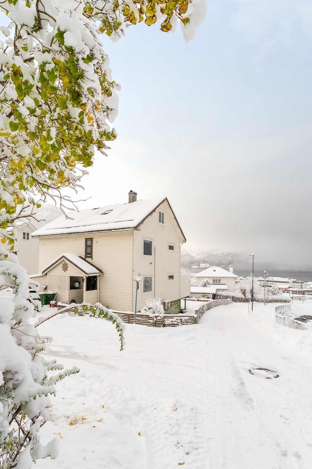 Boligen har nærhet til de fleste sentrumsfasiliteter. Galleribilde