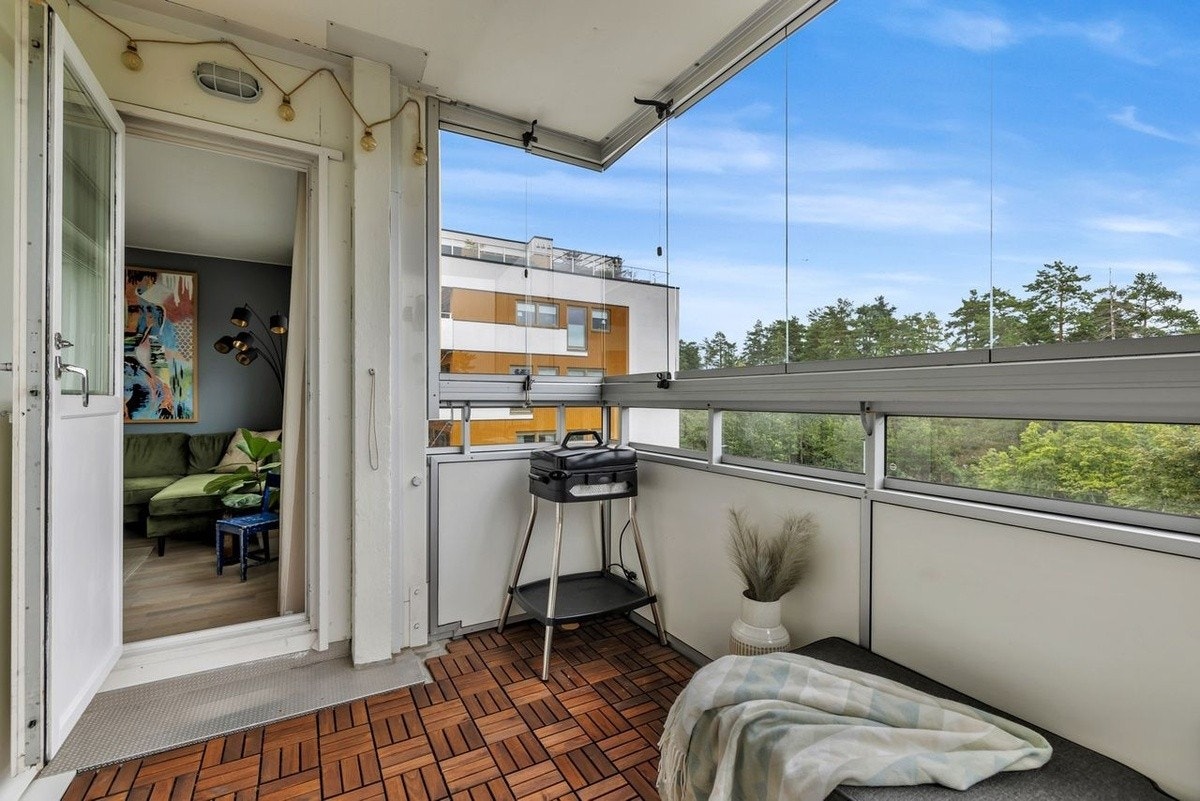 Innglaset balkong med morgen- og formiddagssol Galleribilde