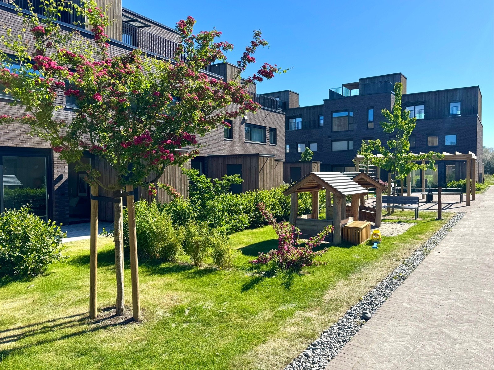 I Proffen Hageby er det lagt vekt på å skape gode hjem med ekstraordinære uteområder Galleribilde