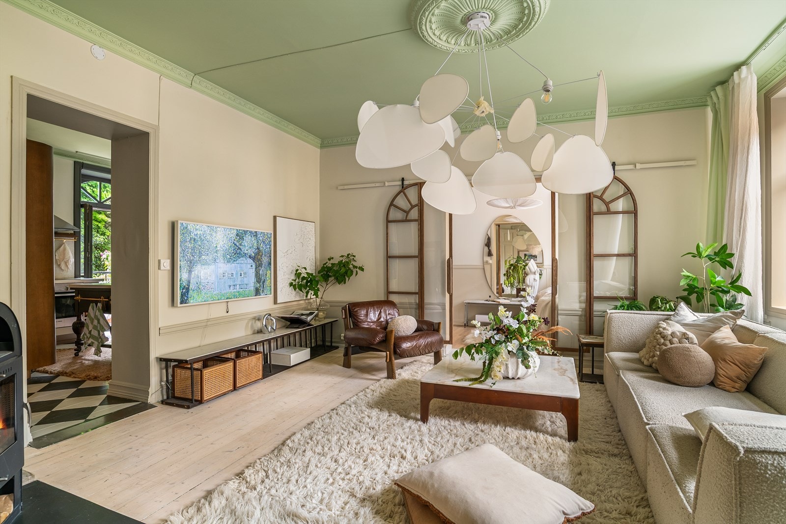 Merk også de originale tregulvene. Disse er slipt og lakkert av Norgulv AS Galleribilde