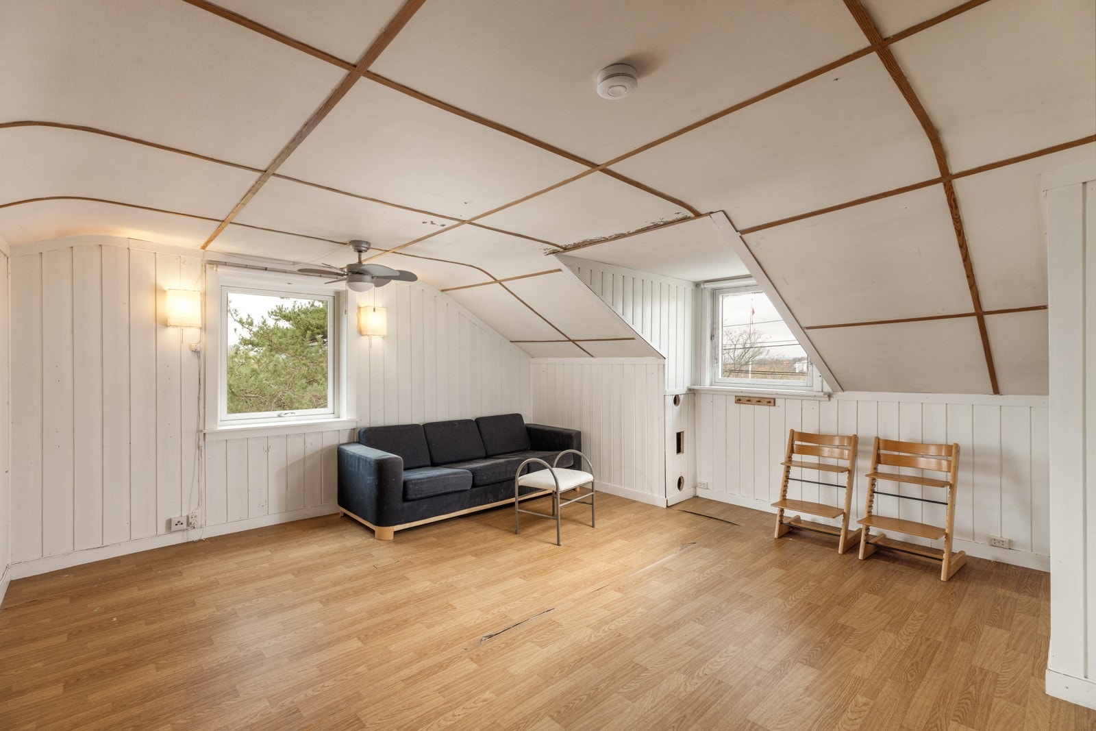 I tredje etasje finnes et hyggelig hybelkjøkken, stue og soverom. Galleribilde